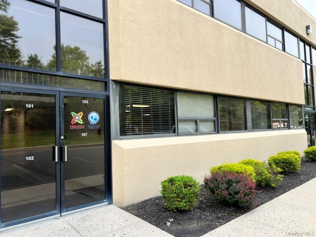 #1 photo, 80 Red Schoolhouse Road, Chestnut Ridge , NY 10977