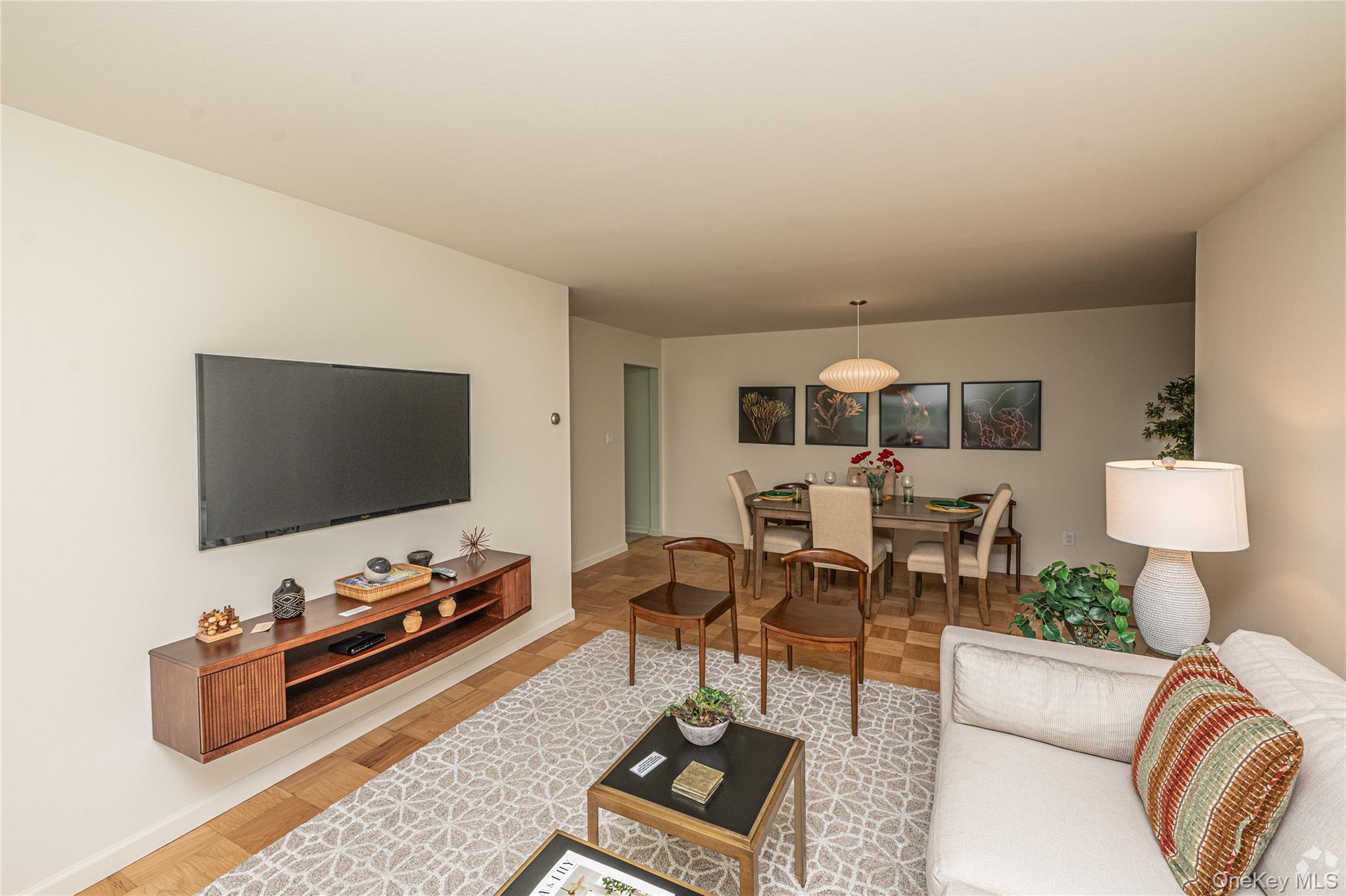 #4 photo, 5 Commodore Lane, サフォーク郡 West Babylon , NY 11704