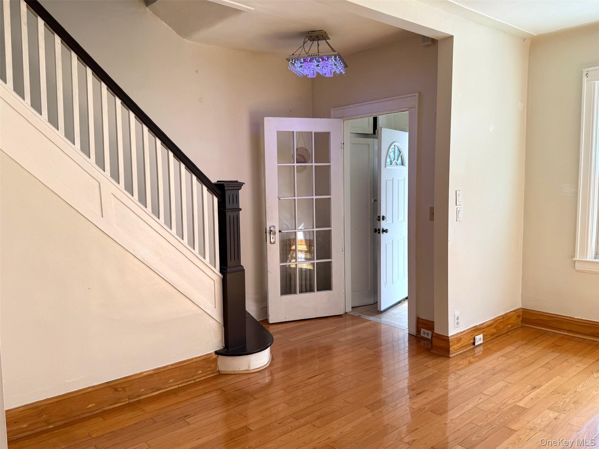 #3 photo, 3415 91 Street, クイーンズ区 Jackson Heights , NY 11372