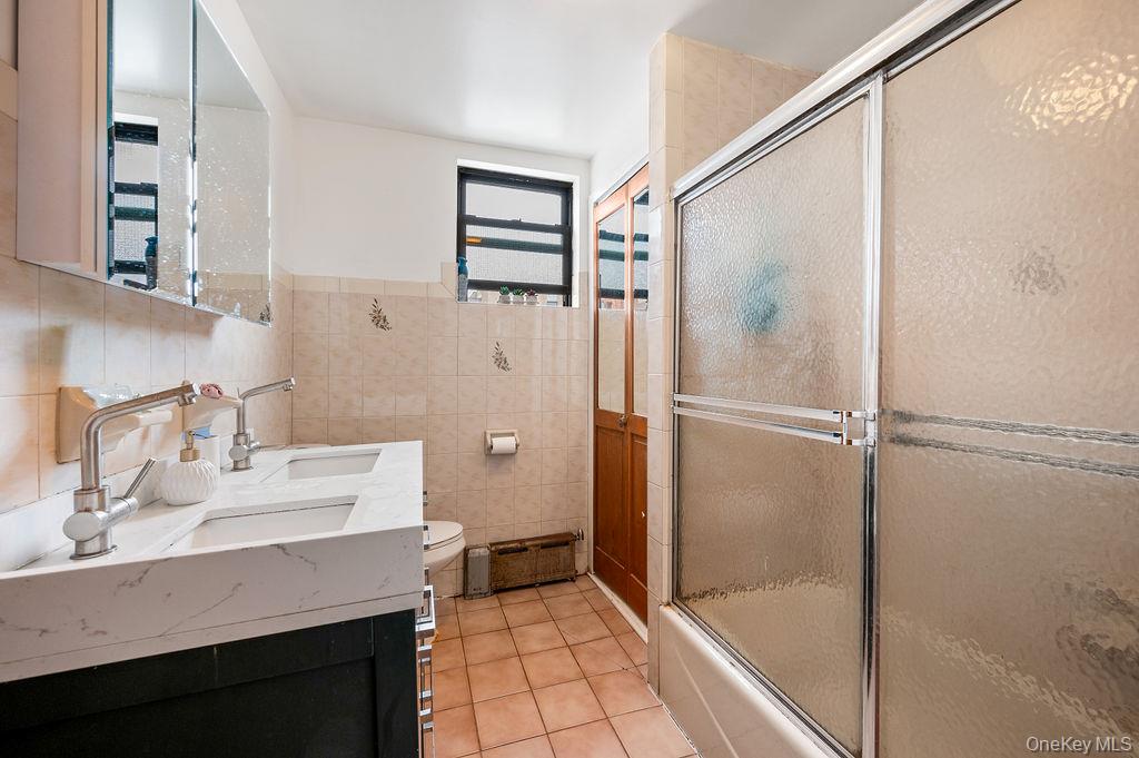 #9 photo, 3415 91 Street, クイーンズ区 Jackson Heights , NY 11372