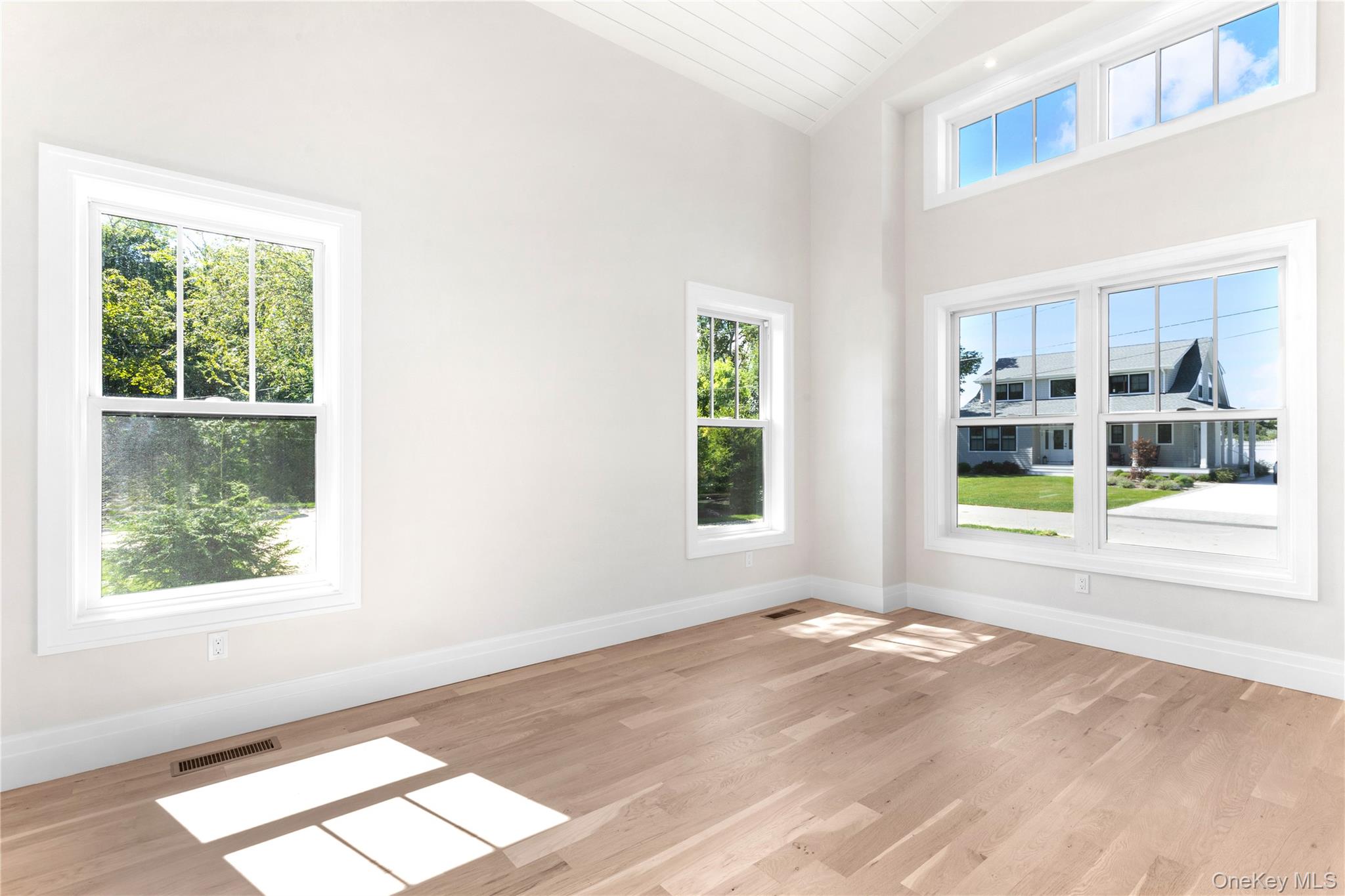 #14 photo, 265 Arshamomaque Avenue, サフォーク郡 Southold , NY 11971