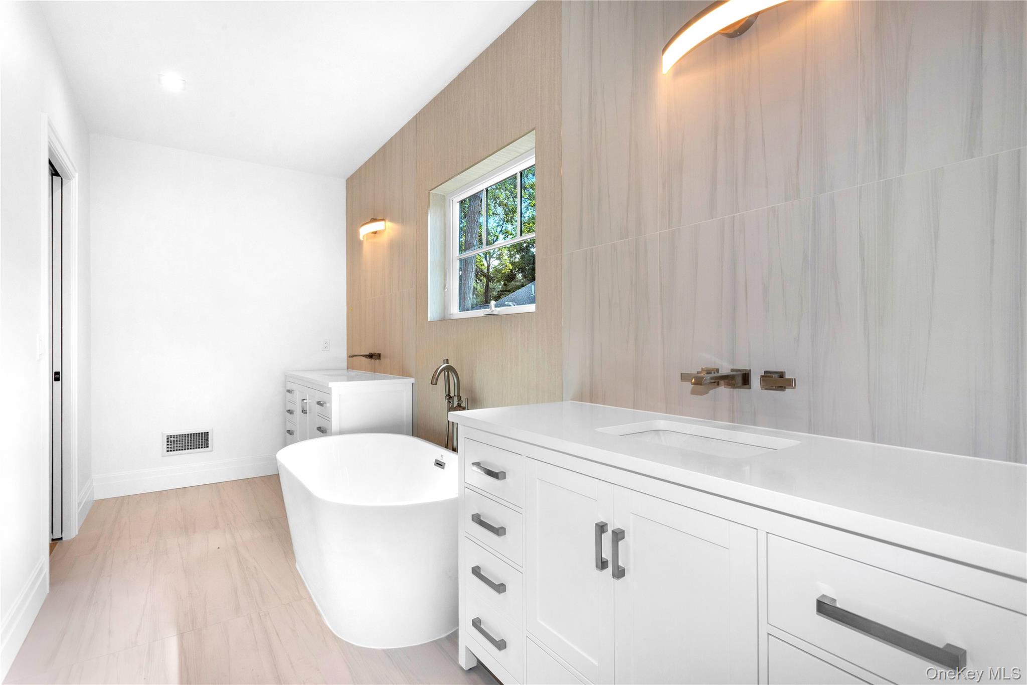 #16 photo, 265 Arshamomaque Avenue, サフォーク郡 Southold , NY 11971