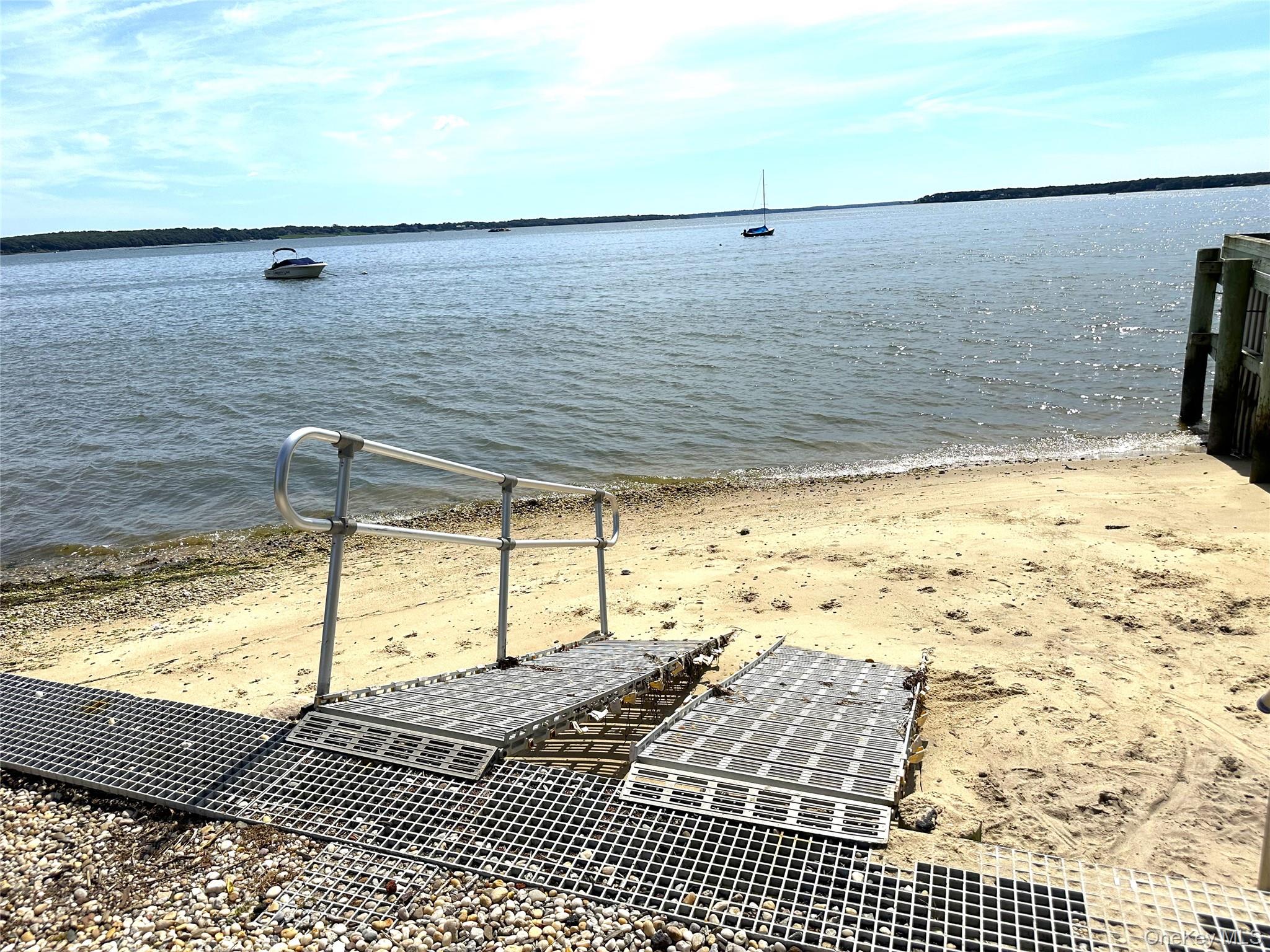 #6 photo, 265 Arshamomaque Avenue, サフォーク郡 Southold , NY 11971