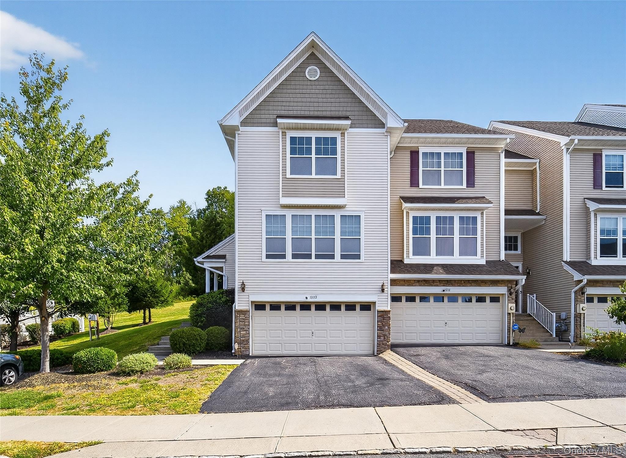 #1 photo, 1802 Hawthorn Way, New Windsor , NY 12553