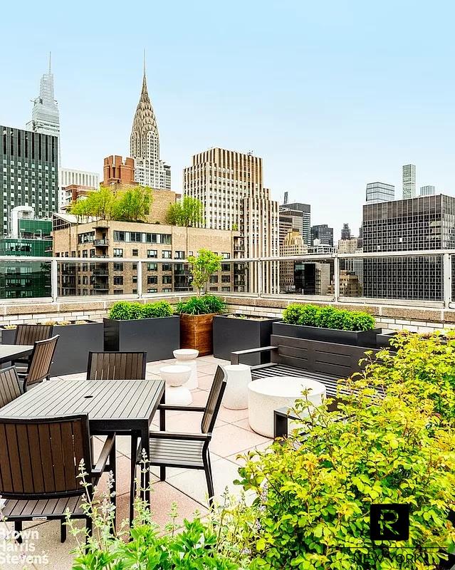 #8 photo, 300 E 40th Street, マンハッタン Murray Hill , NY 10016