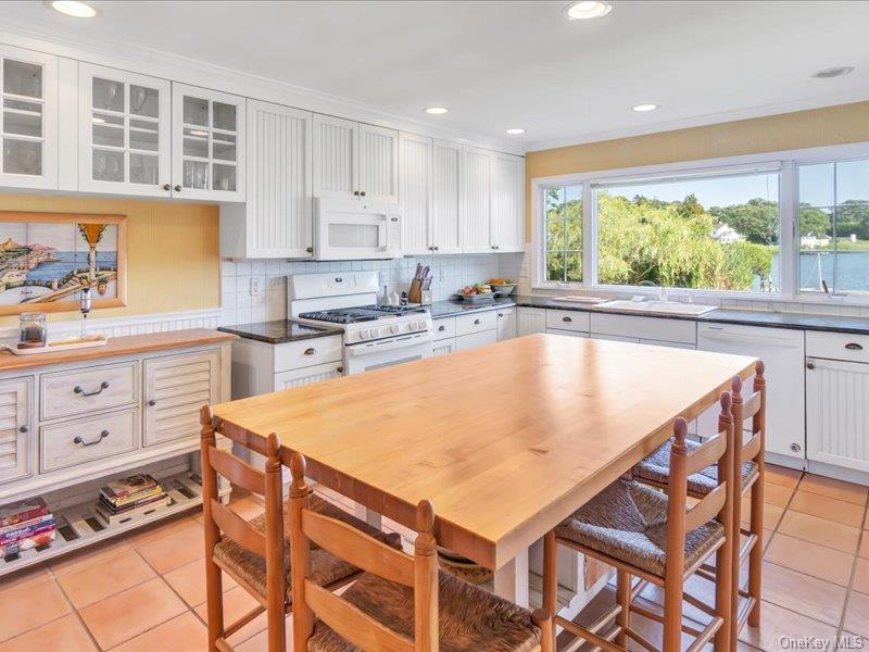 #13 photo, 44 Griffing Avenue, サフォーク郡 Westhampton Beach , NY 11978