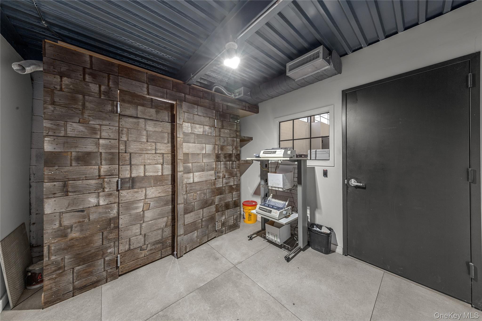 #13 photo, 33-09 37th Avenue, クイーンズ区 Long Island City , NY 11101