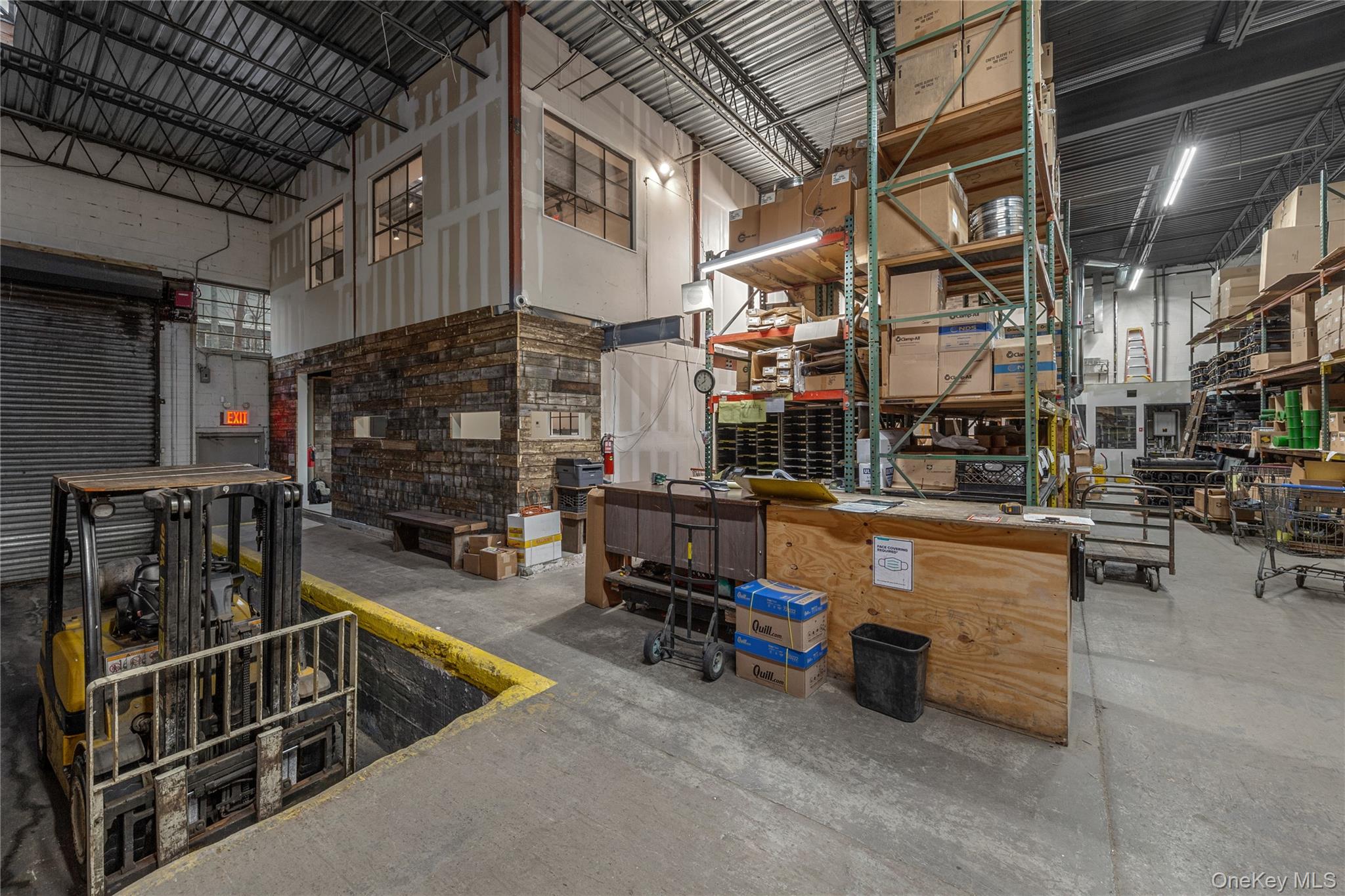 #9 photo, 33-09 37th Avenue, クイーンズ区 Long Island City , NY 11101