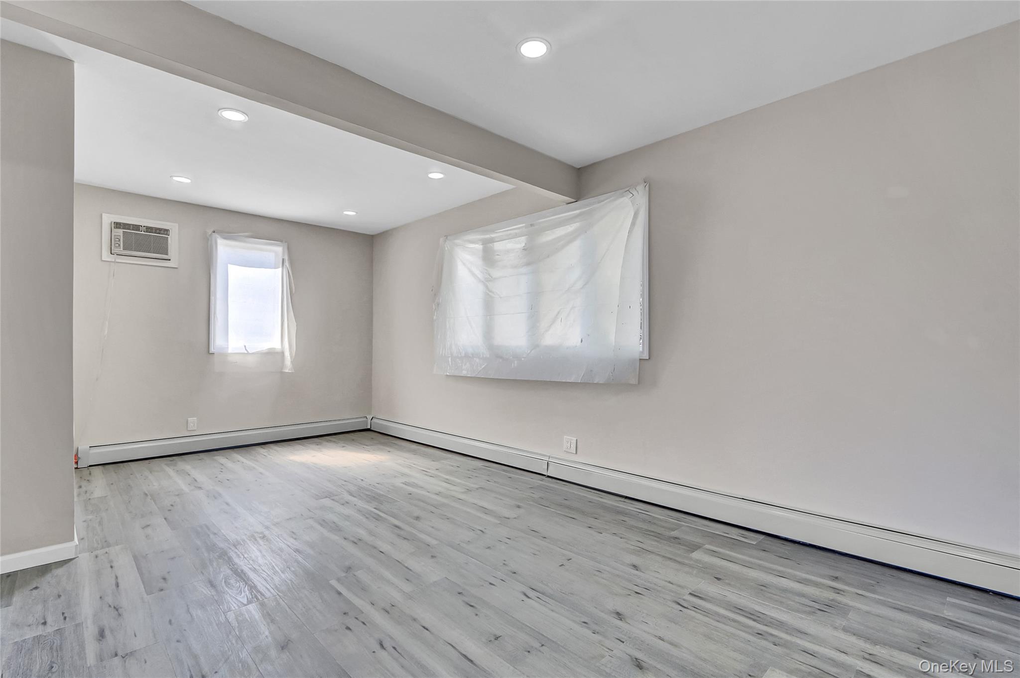 #10 photo, 260 Cedar Court, Copiague , NY 11726