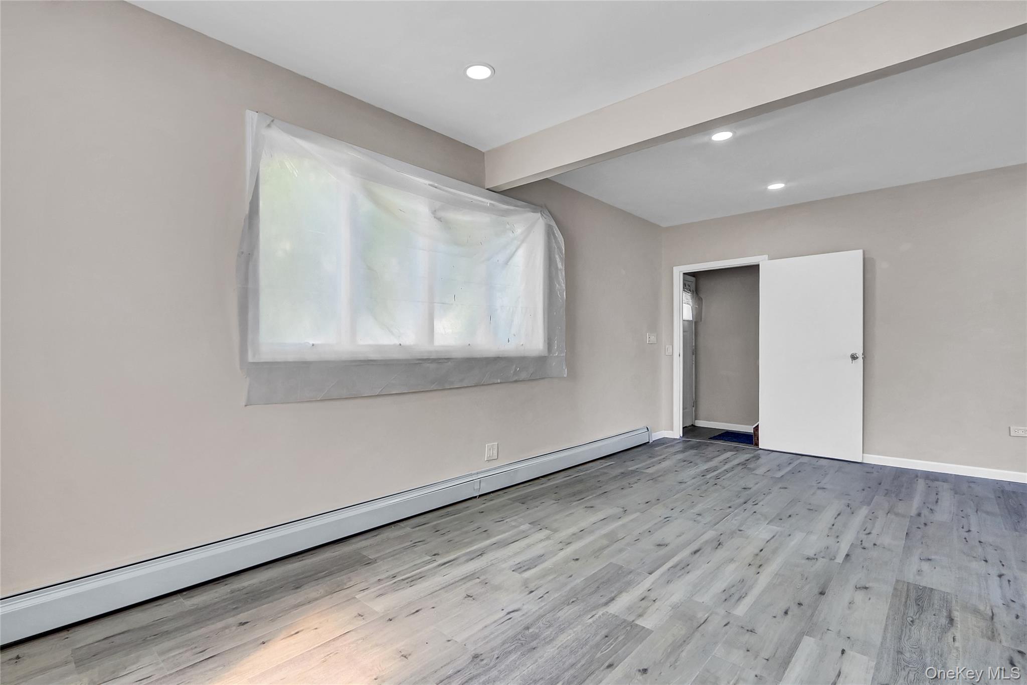 #11 photo, 260 Cedar Court, Copiague , NY 11726