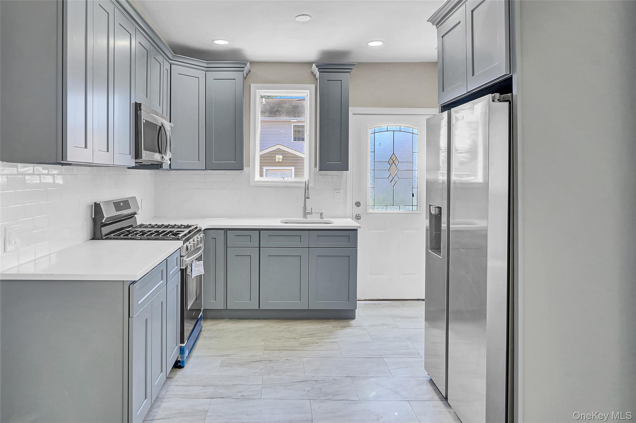 #4 photo, 260 Cedar Court, Copiague , NY 11726