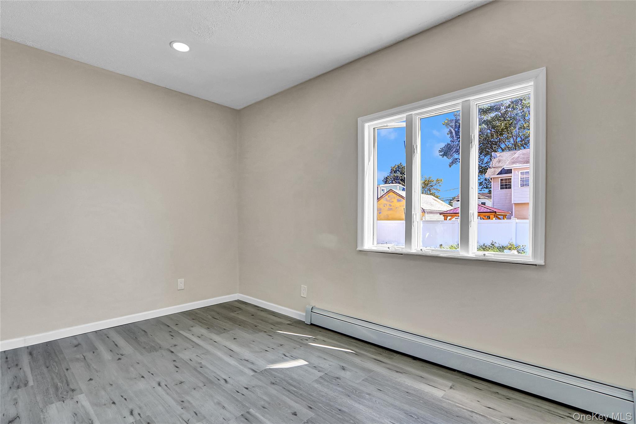 #8 photo, 260 Cedar Court, Copiague , NY 11726