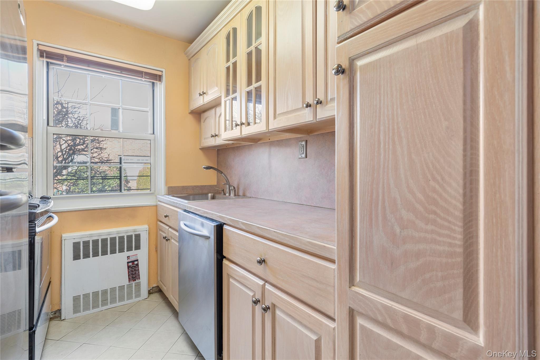 #8 photo, 69-21 215th Street, كوينز Oakland Gardens , NY 11364