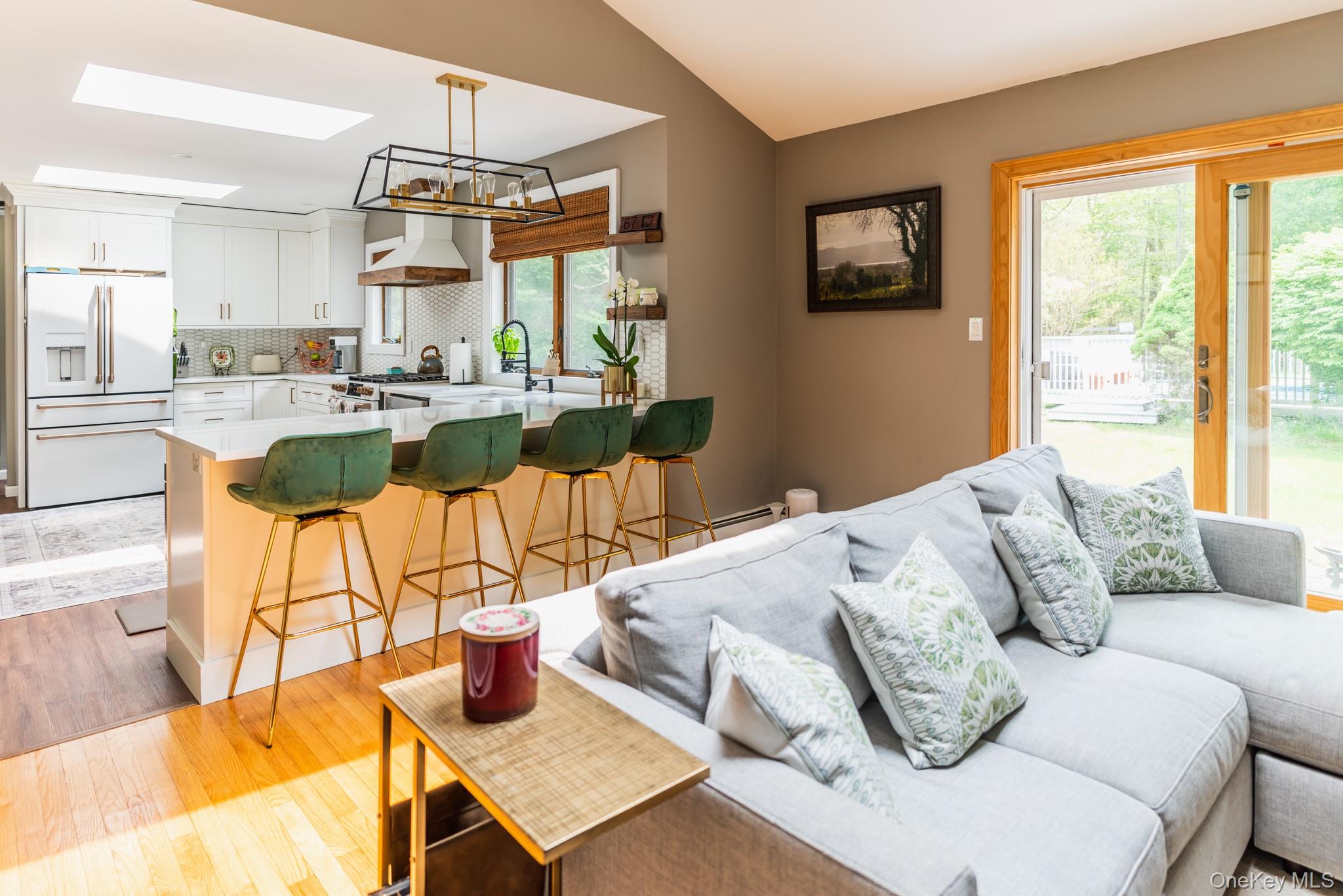 #14 photo, 67 Belleview Avenue, サフォーク郡 Center Moriches , NY 11934