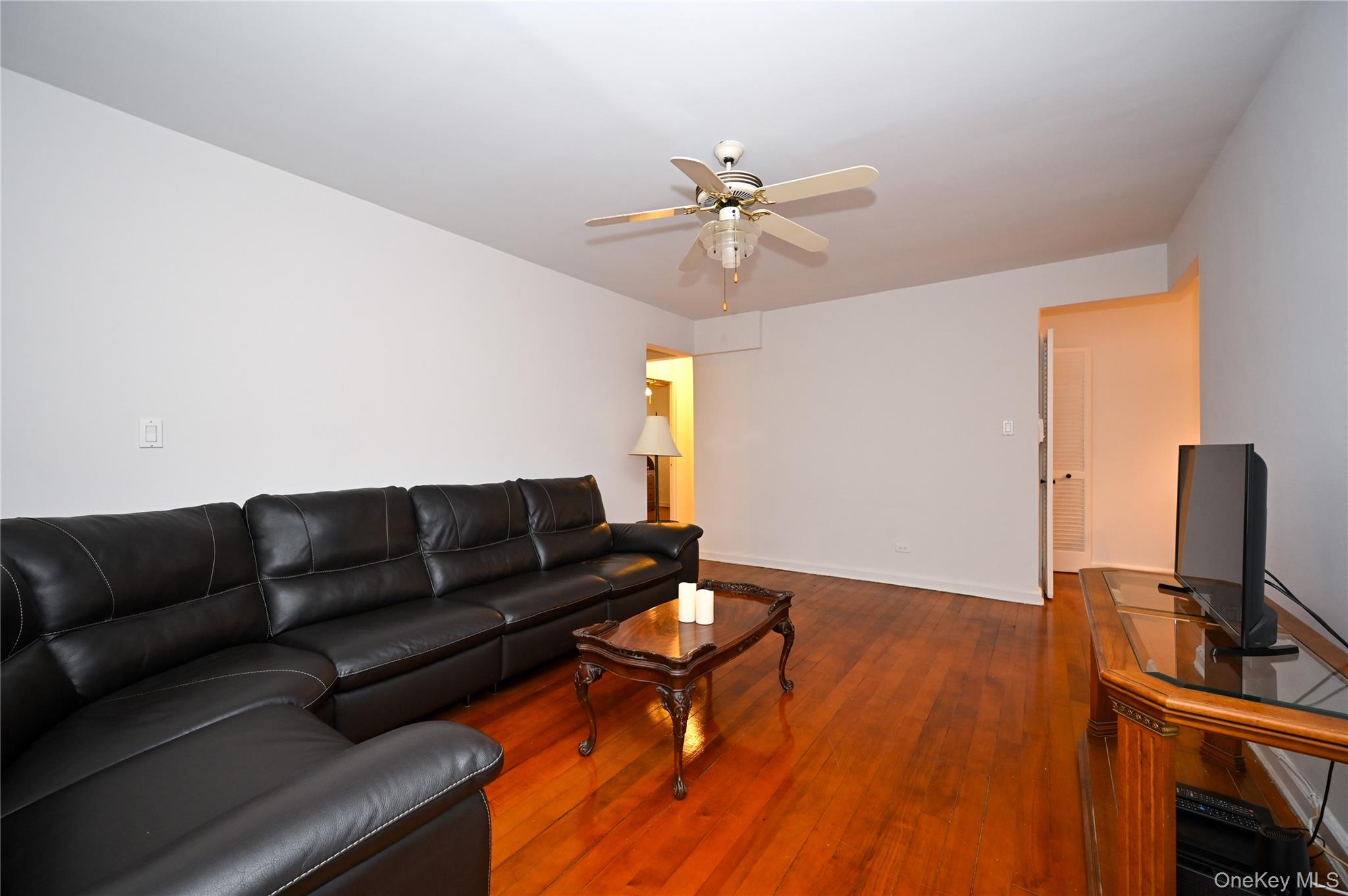 #2 photo, 39-45 51 Street, クイーンズ区 Woodside , NY 11377