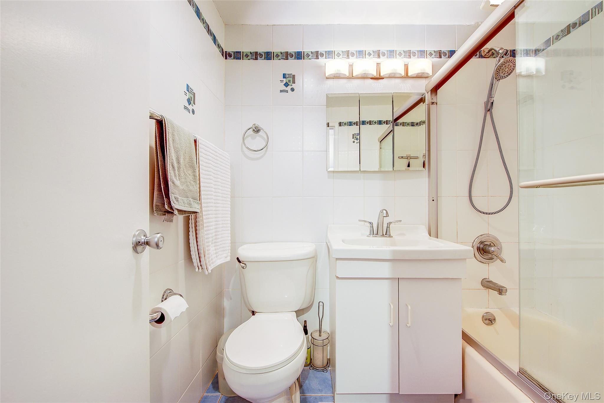 #13 photo, 66-36 Yellowstone Boulevard, クイーンズ区 Forest Hills , NY 11375