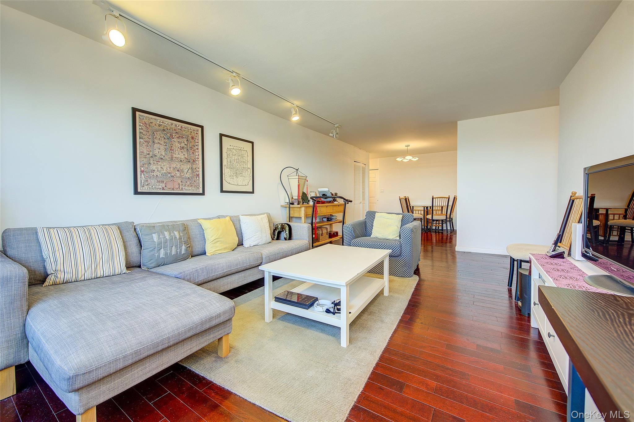 #4 photo, 66-36 Yellowstone Boulevard, クイーンズ区 Forest Hills , NY 11375