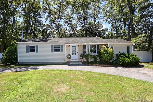 #1 photo, 310 Fir Grove Road, 东长岛 Ronkonkoma , NY 11779