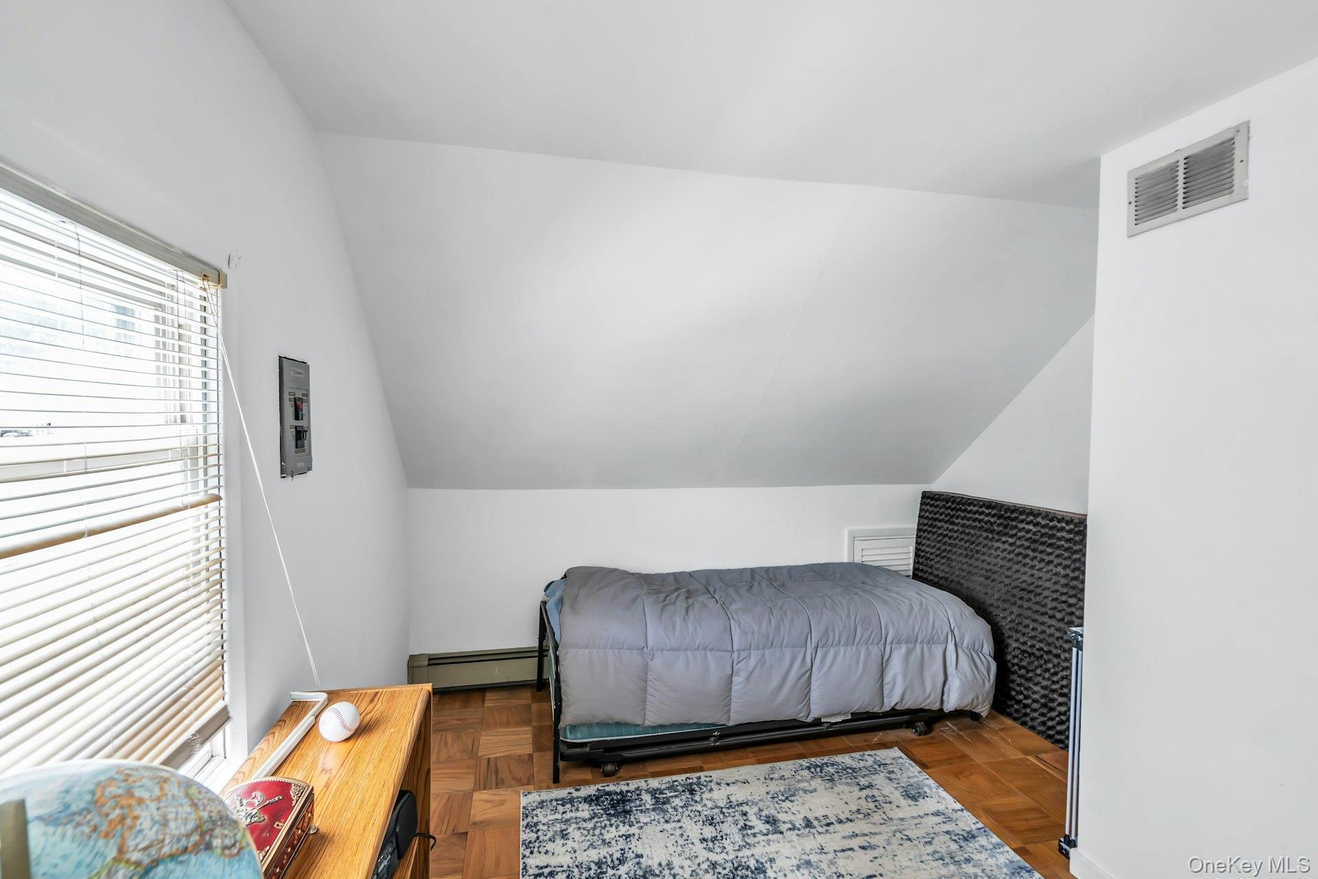 #14 photo, 2 Chase Lane, ナッソー郡 Levittown , NY 11756