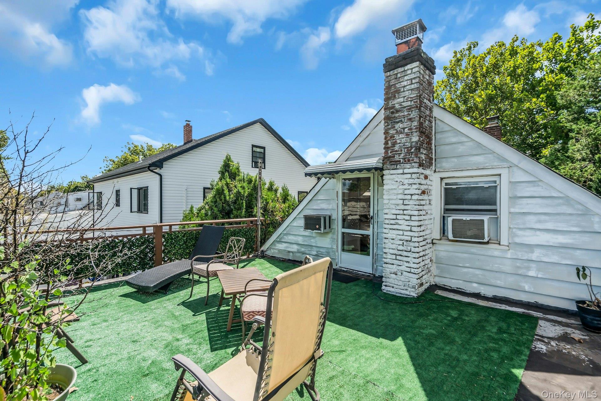 #16 photo, 2 Chase Lane, ナッソー郡 Levittown , NY 11756