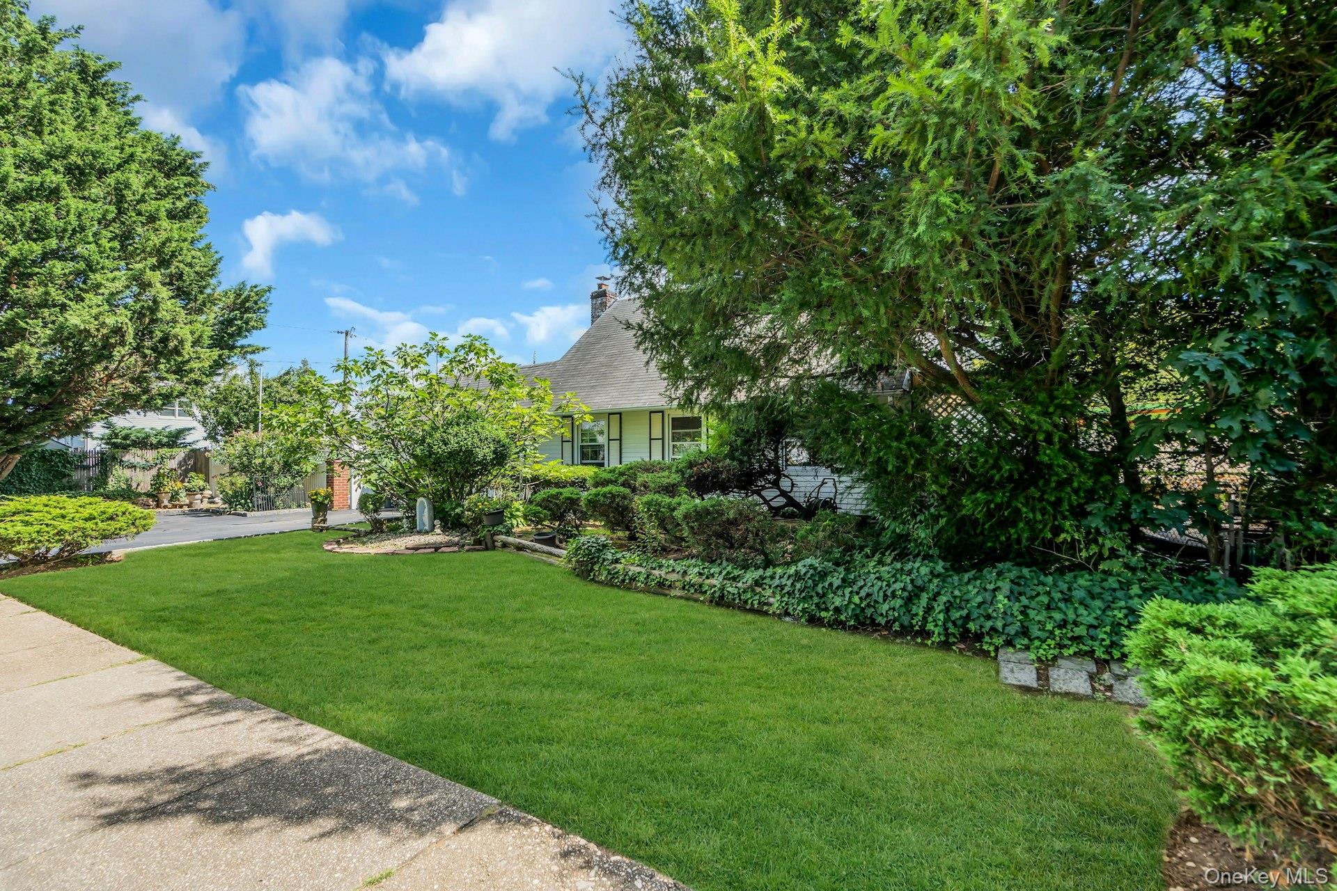 #2 photo, 2 Chase Lane, ナッソー郡 Levittown , NY 11756