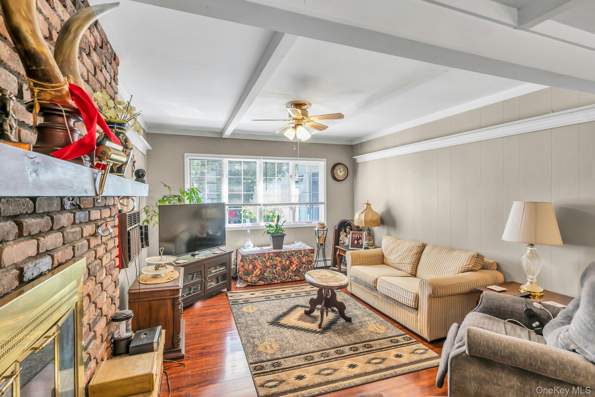 #4 photo, 2 Chase Lane, ナッソー郡 Levittown , NY 11756