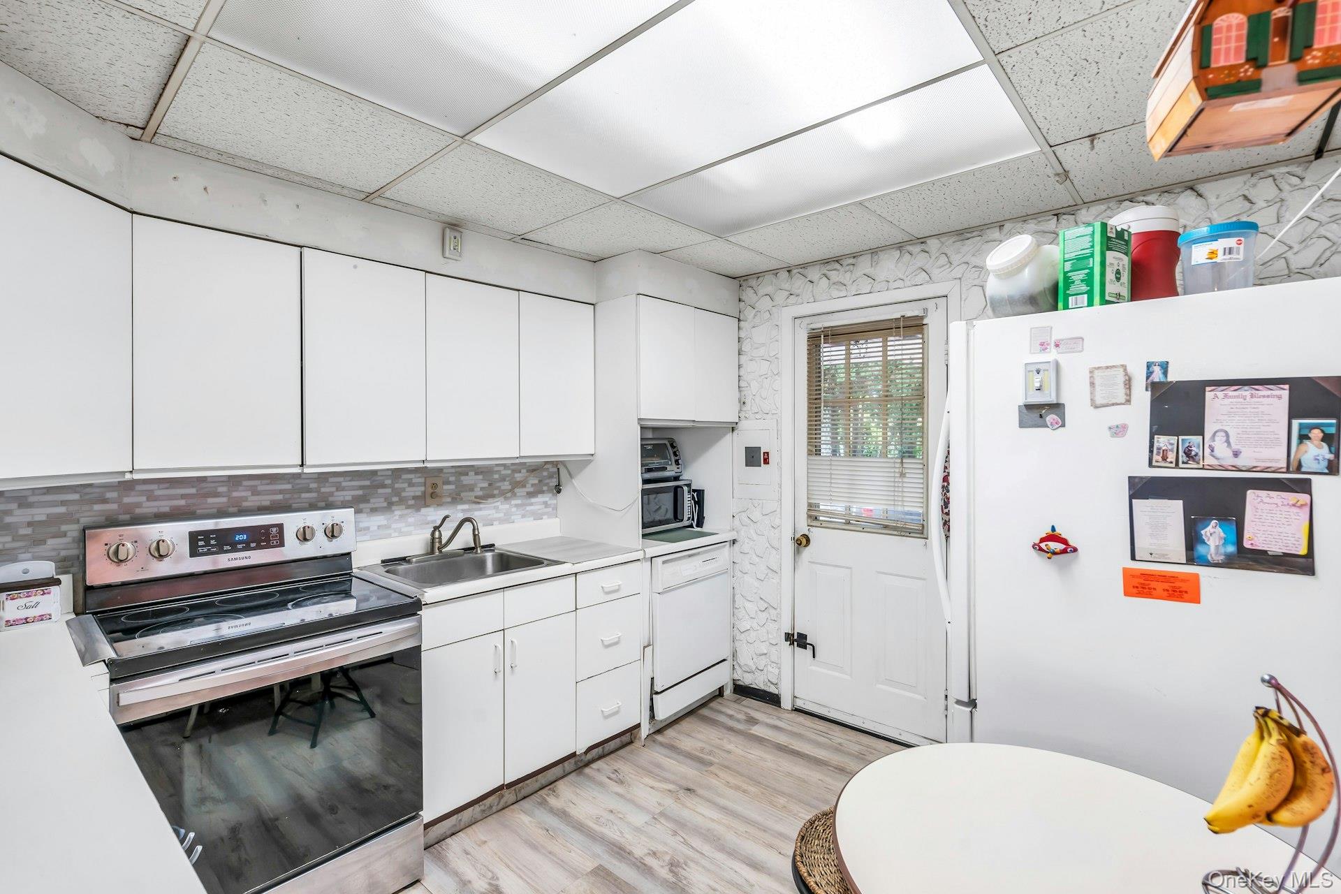 #7 photo, 2 Chase Lane, ナッソー郡 Levittown , NY 11756