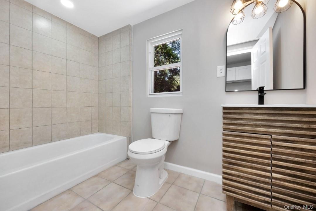 #14 photo, 74 E Suffolk Avenue, サフォーク郡 Central Islip , NY 11722