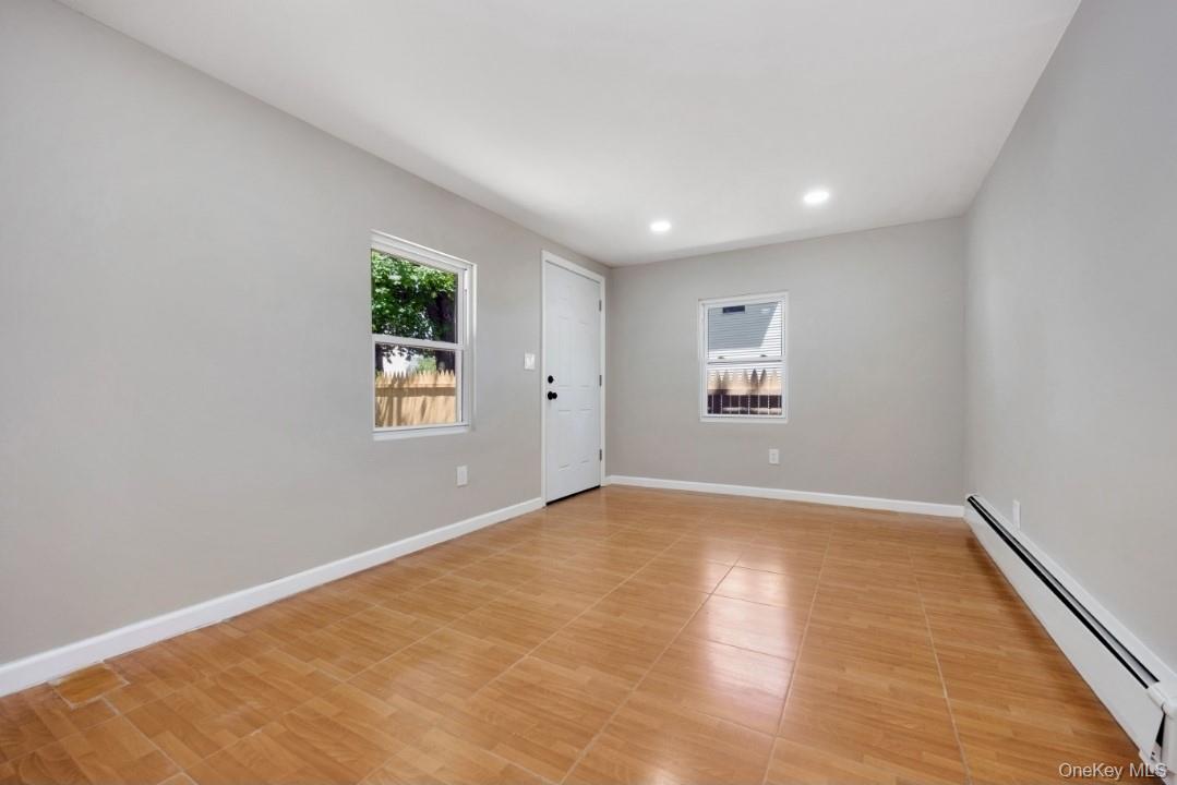 #15 photo, 74 E Suffolk Avenue, サフォーク郡 Central Islip , NY 11722