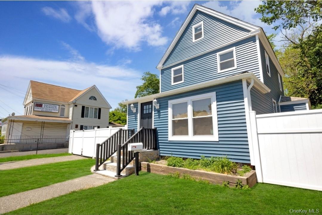 #2 photo, 74 E Suffolk Avenue, サフォーク郡 Central Islip , NY 11722