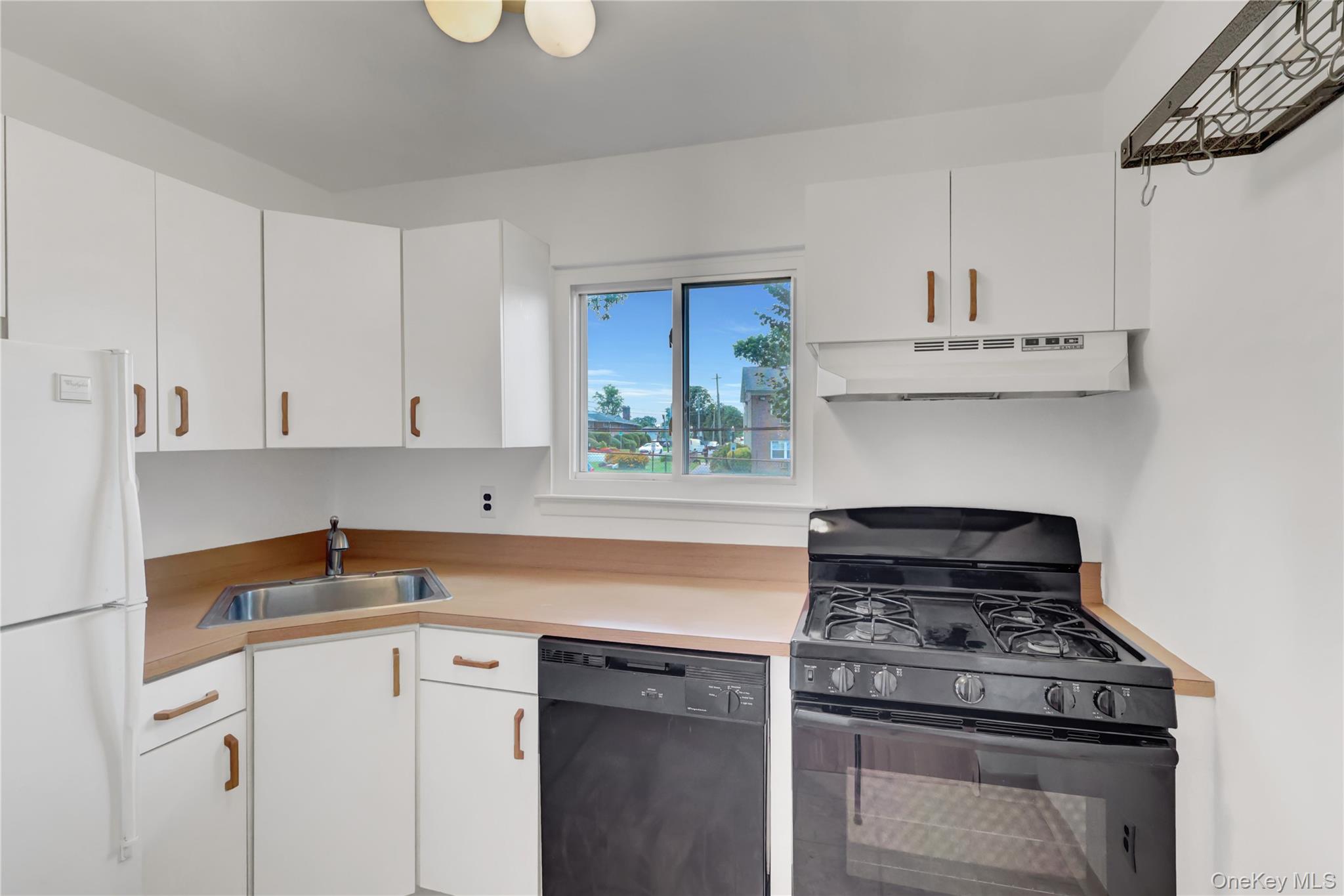 #10 photo, 742 Deer Park Avenue, North Babylon , NY 11703