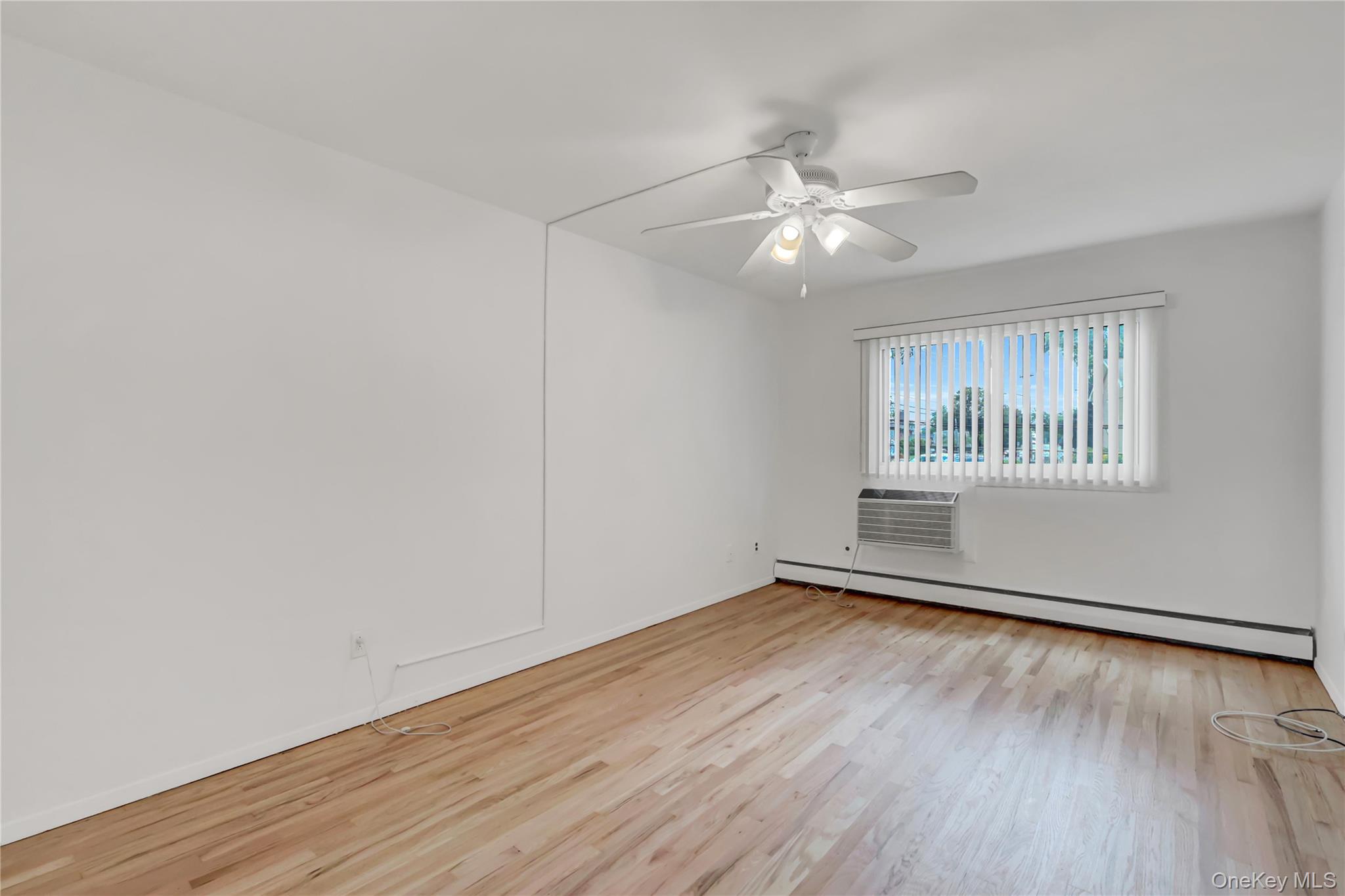 #11 photo, 742 Deer Park Avenue, North Babylon , NY 11703