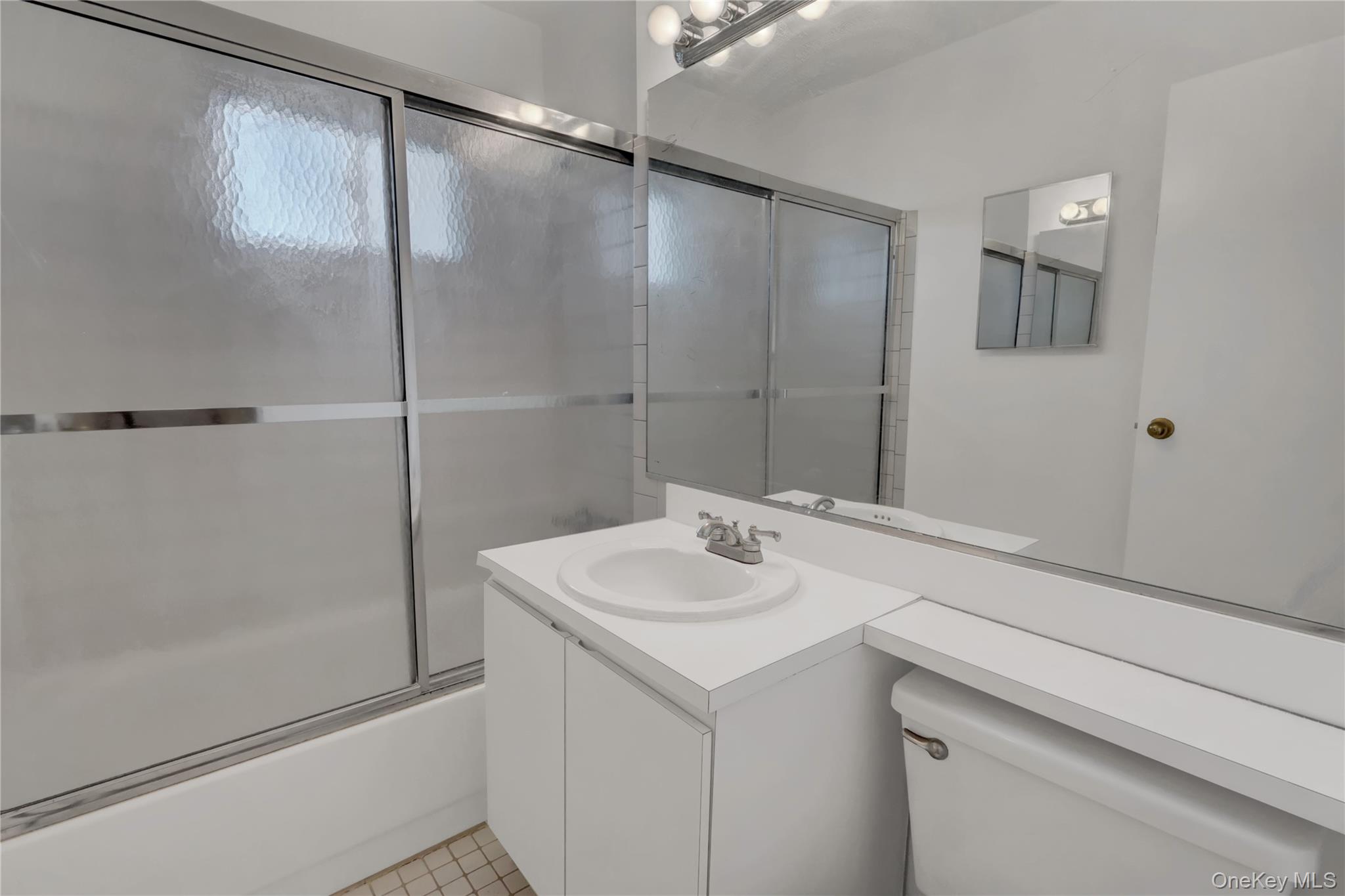 #13 photo, 742 Deer Park Avenue, North Babylon , NY 11703