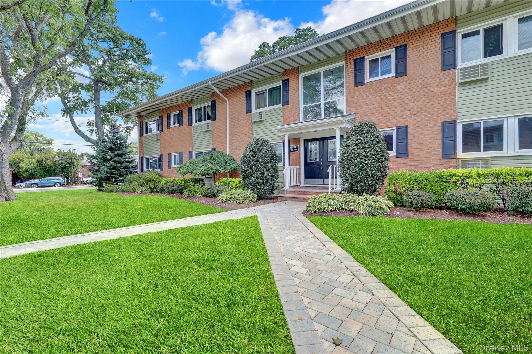 #17 photo, 742 Deer Park Avenue, North Babylon , NY 11703