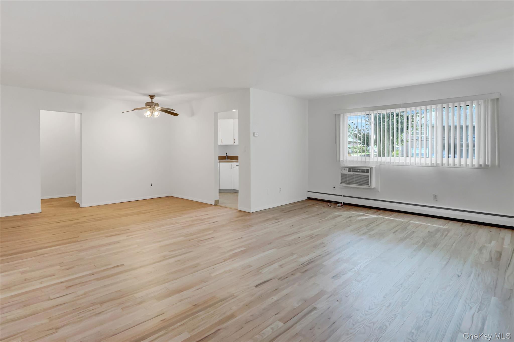 #5 photo, 742 Deer Park Avenue, North Babylon , NY 11703