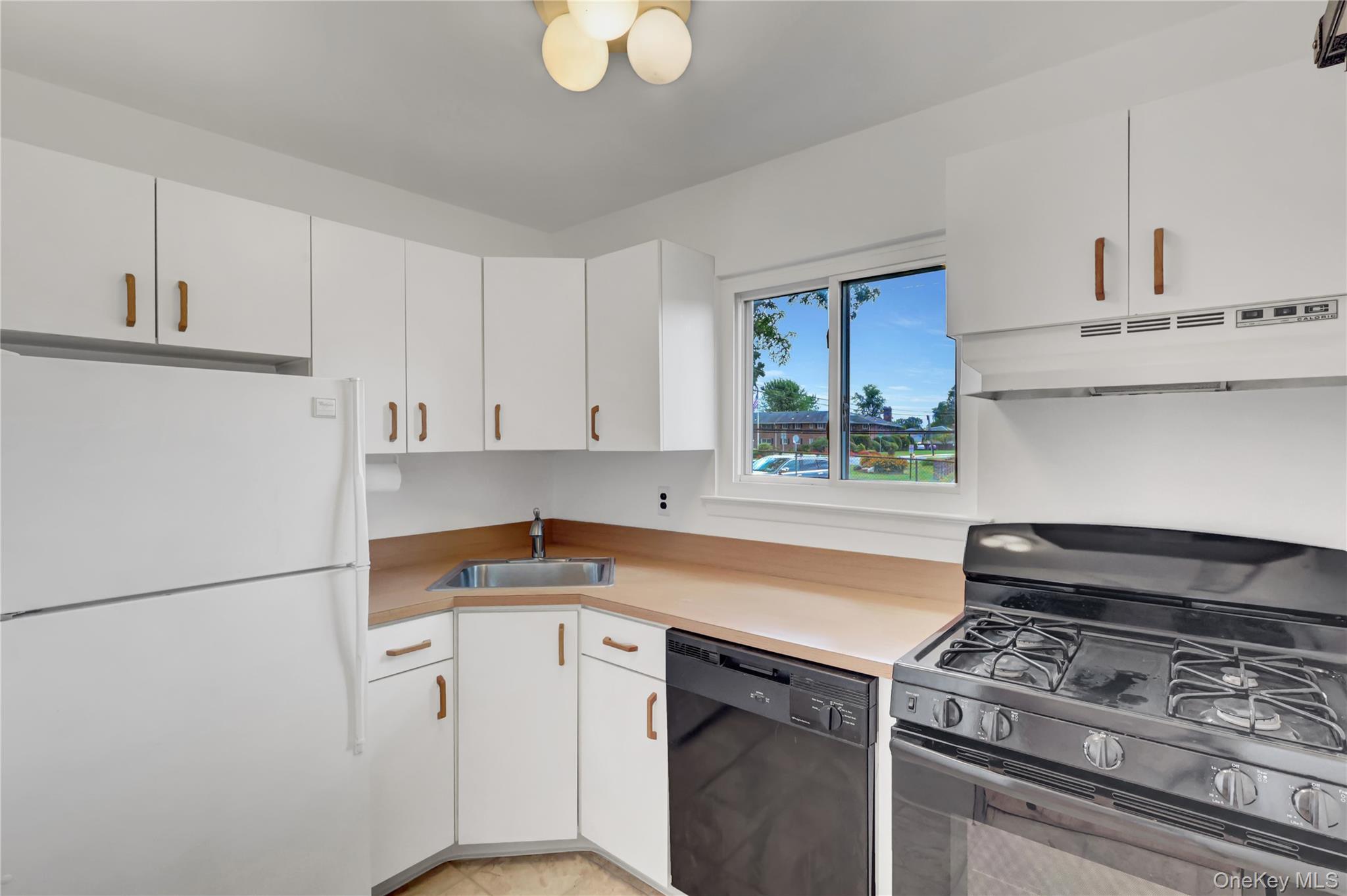 #9 photo, 742 Deer Park Avenue, North Babylon , NY 11703