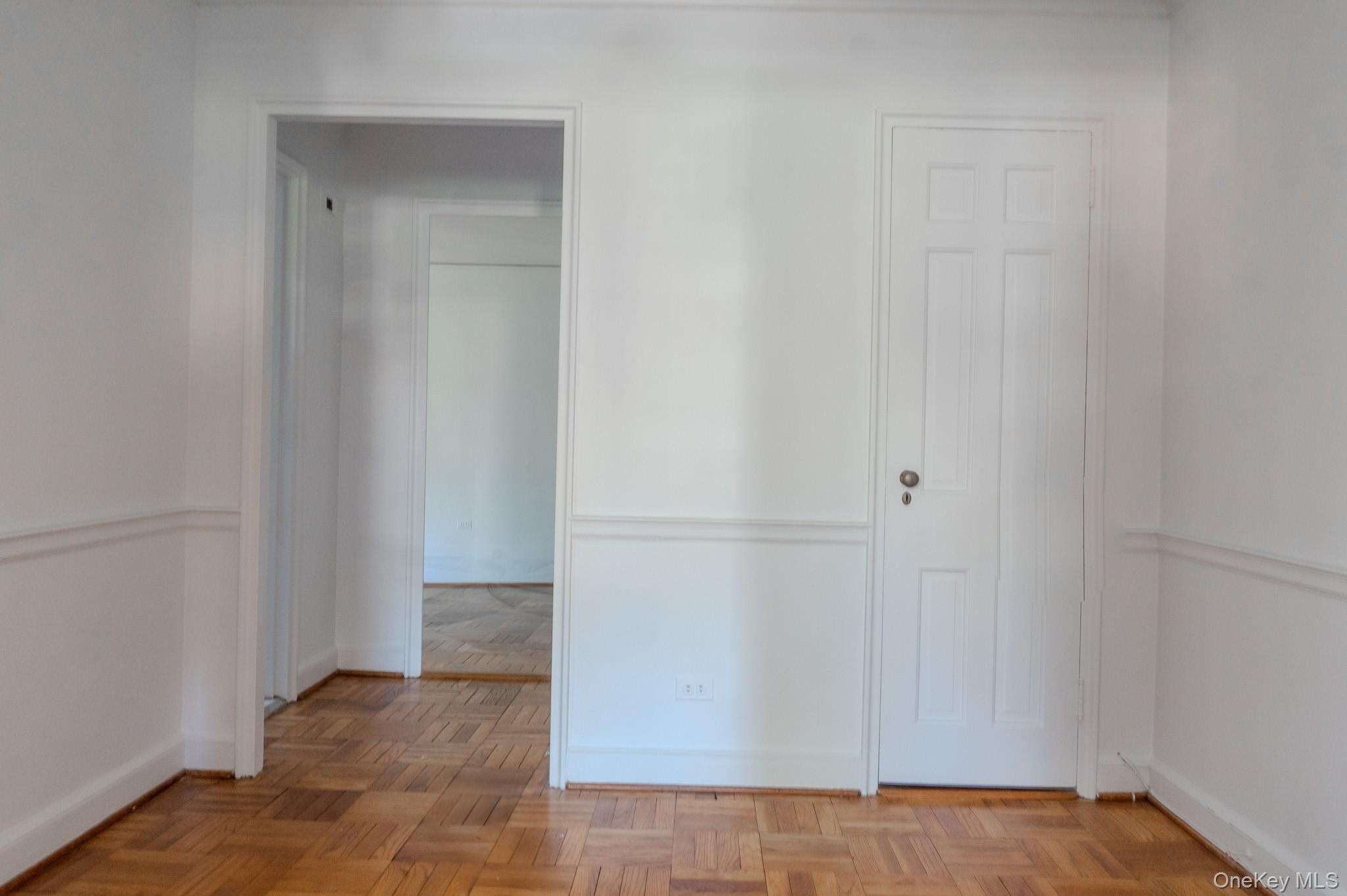 #11 photo, 7 chateaux Circle, Scarsdale , NY 10583