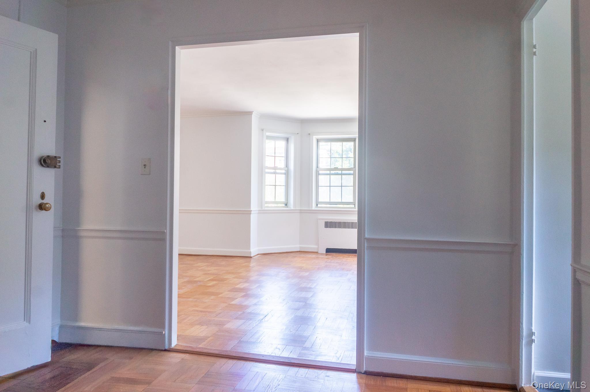 #4 photo, 7 chateaux Circle, Scarsdale , NY 10583