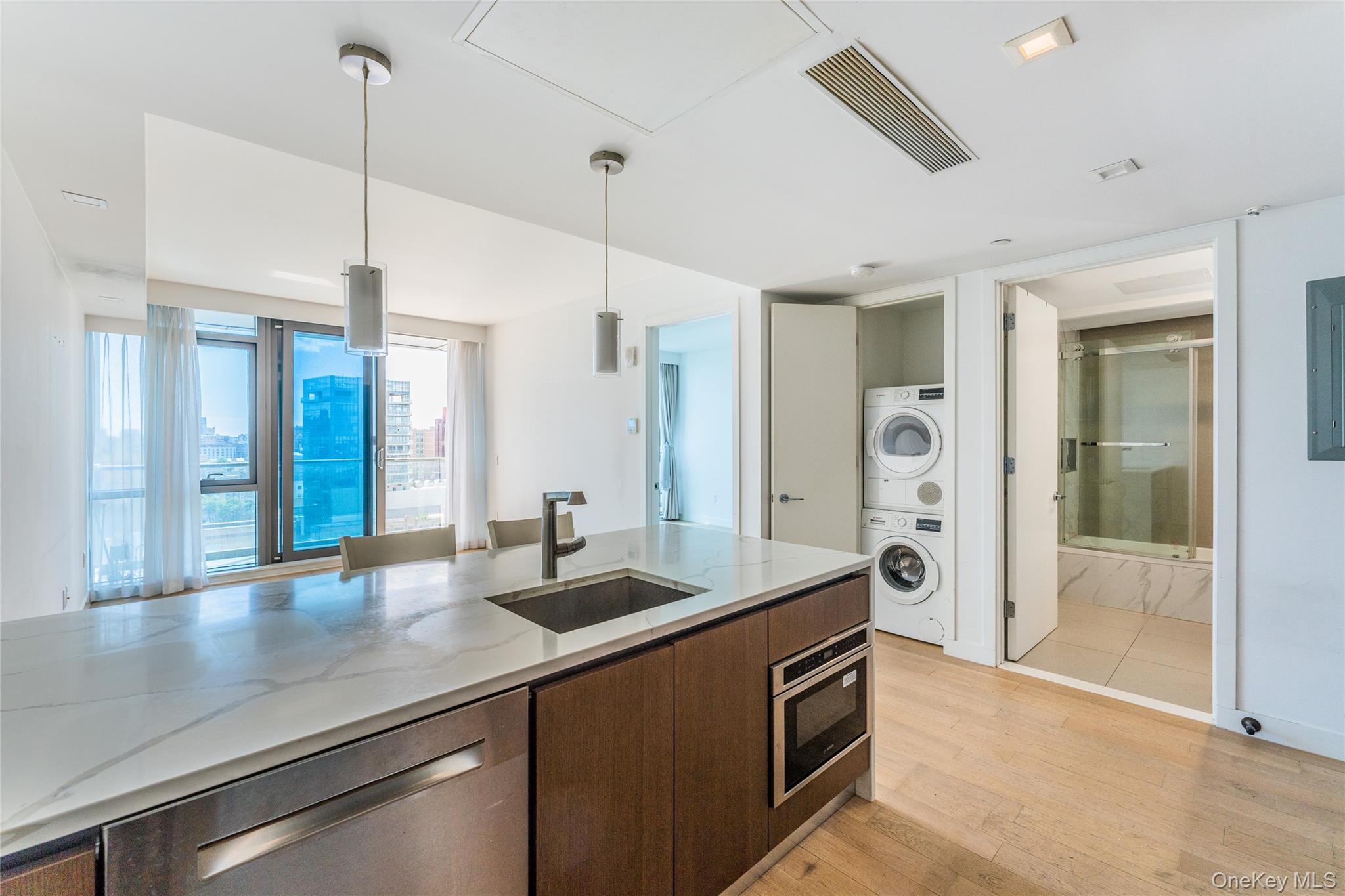 #10 photo, 33-66 Farrington St, クイーンズ区 Flushing , NY 11354