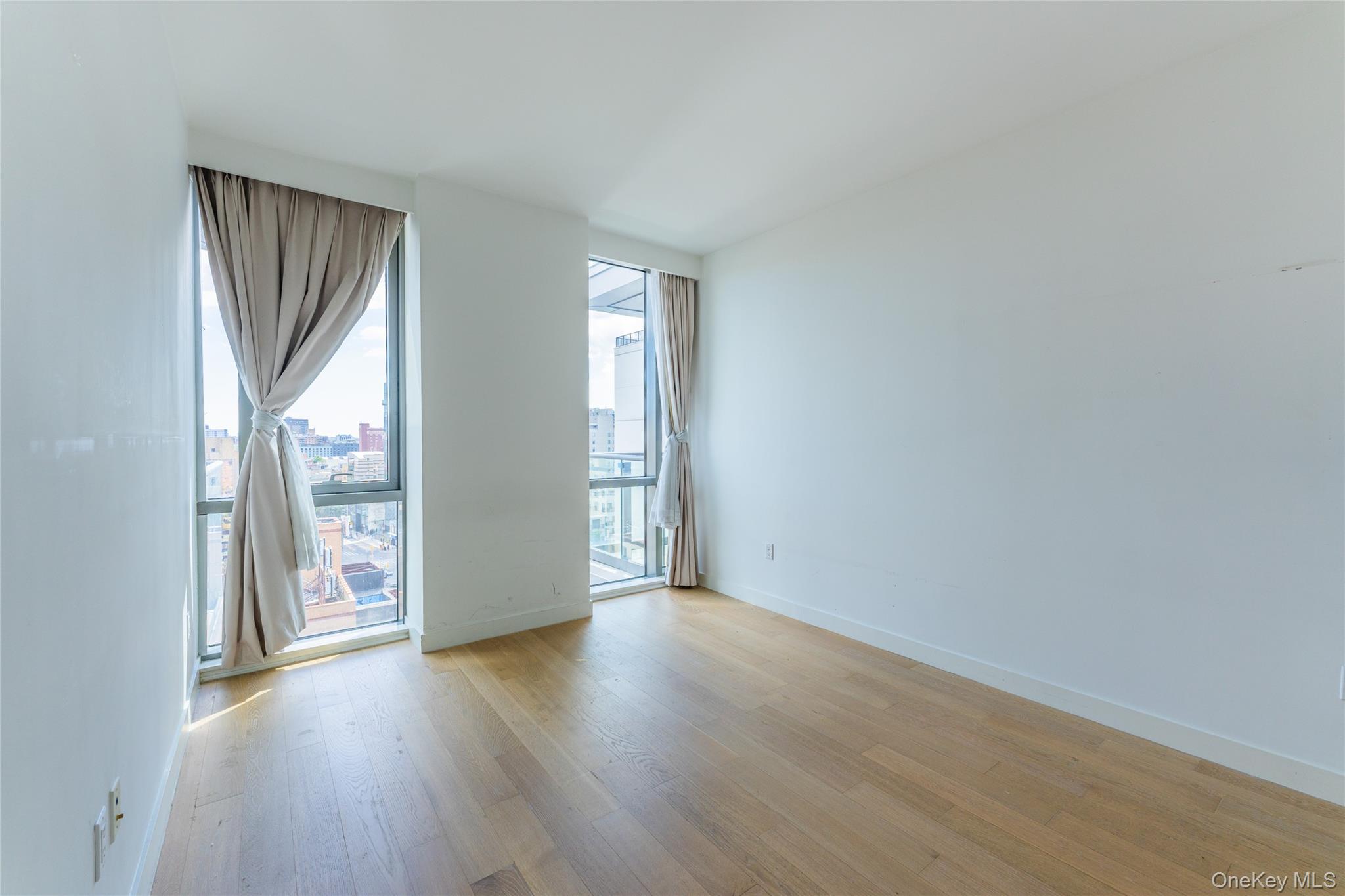 #13 photo, 33-66 Farrington St, クイーンズ区 Flushing , NY 11354