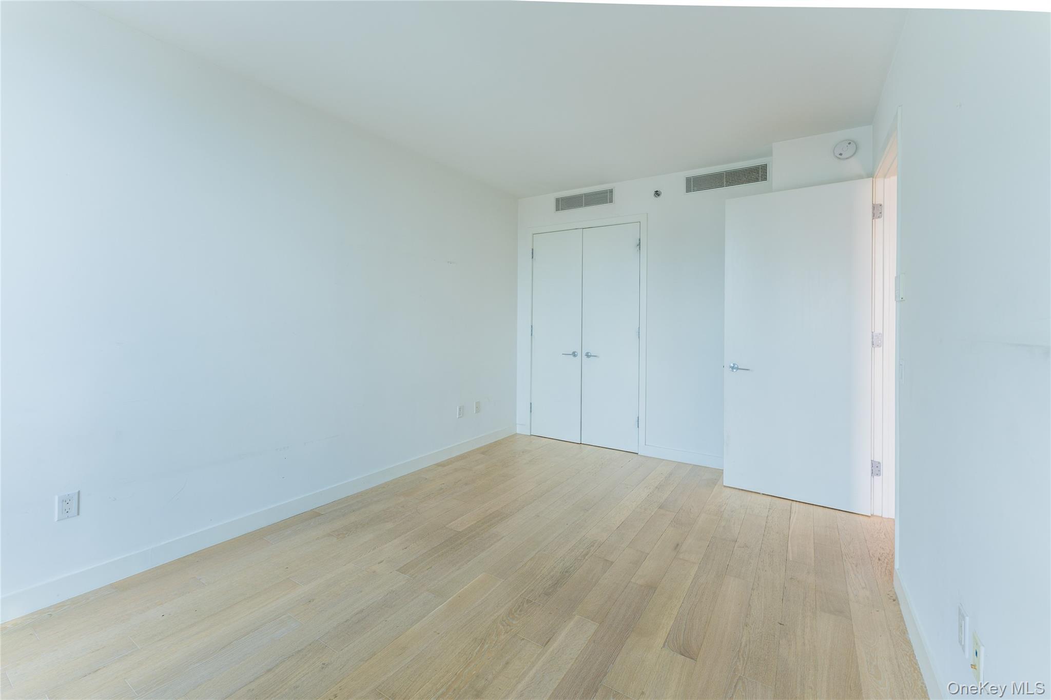 #14 photo, 33-66 Farrington St, クイーンズ区 Flushing , NY 11354