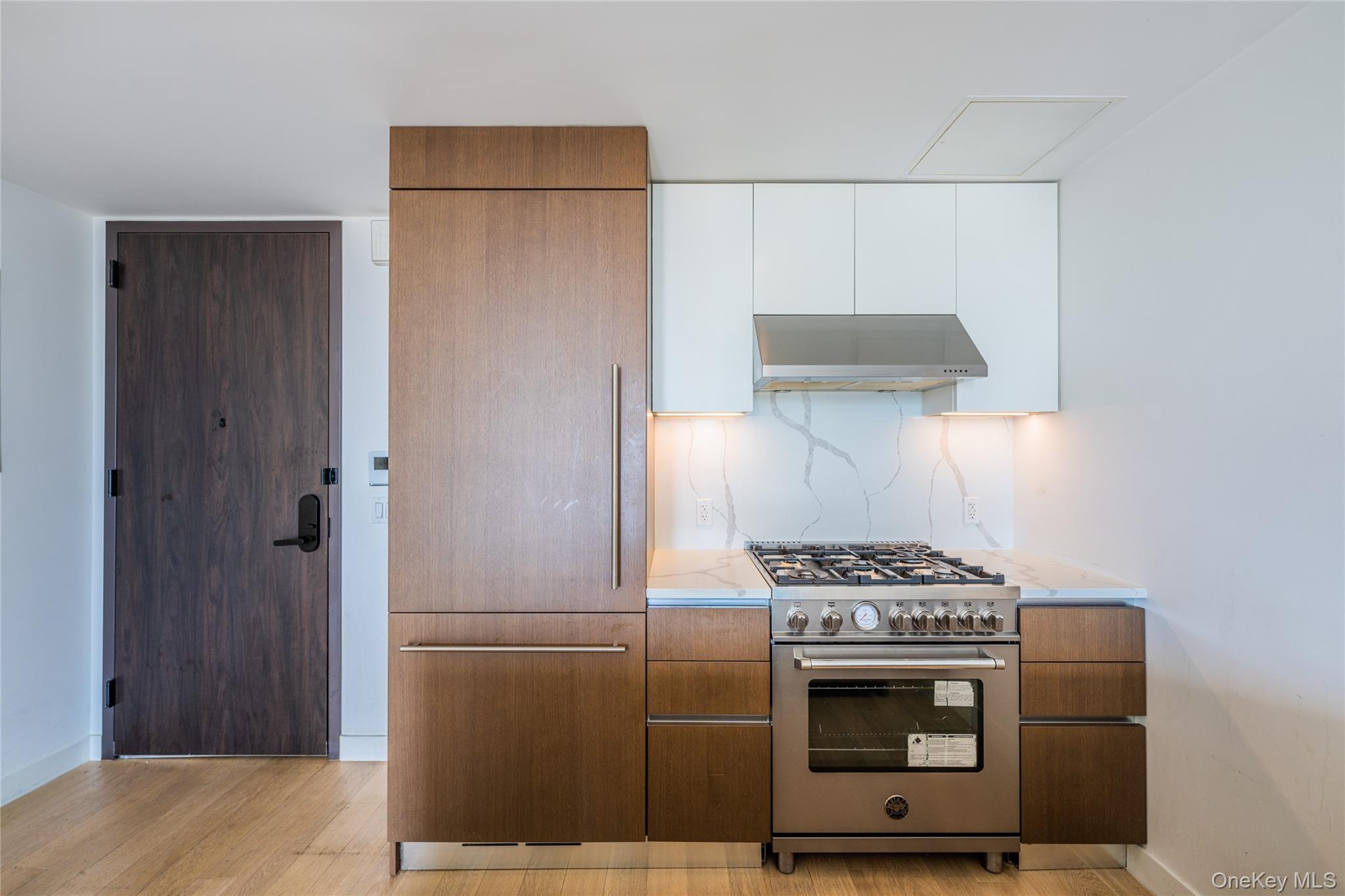 #4 photo, 33-66 Farrington St, クイーンズ区 Flushing , NY 11354