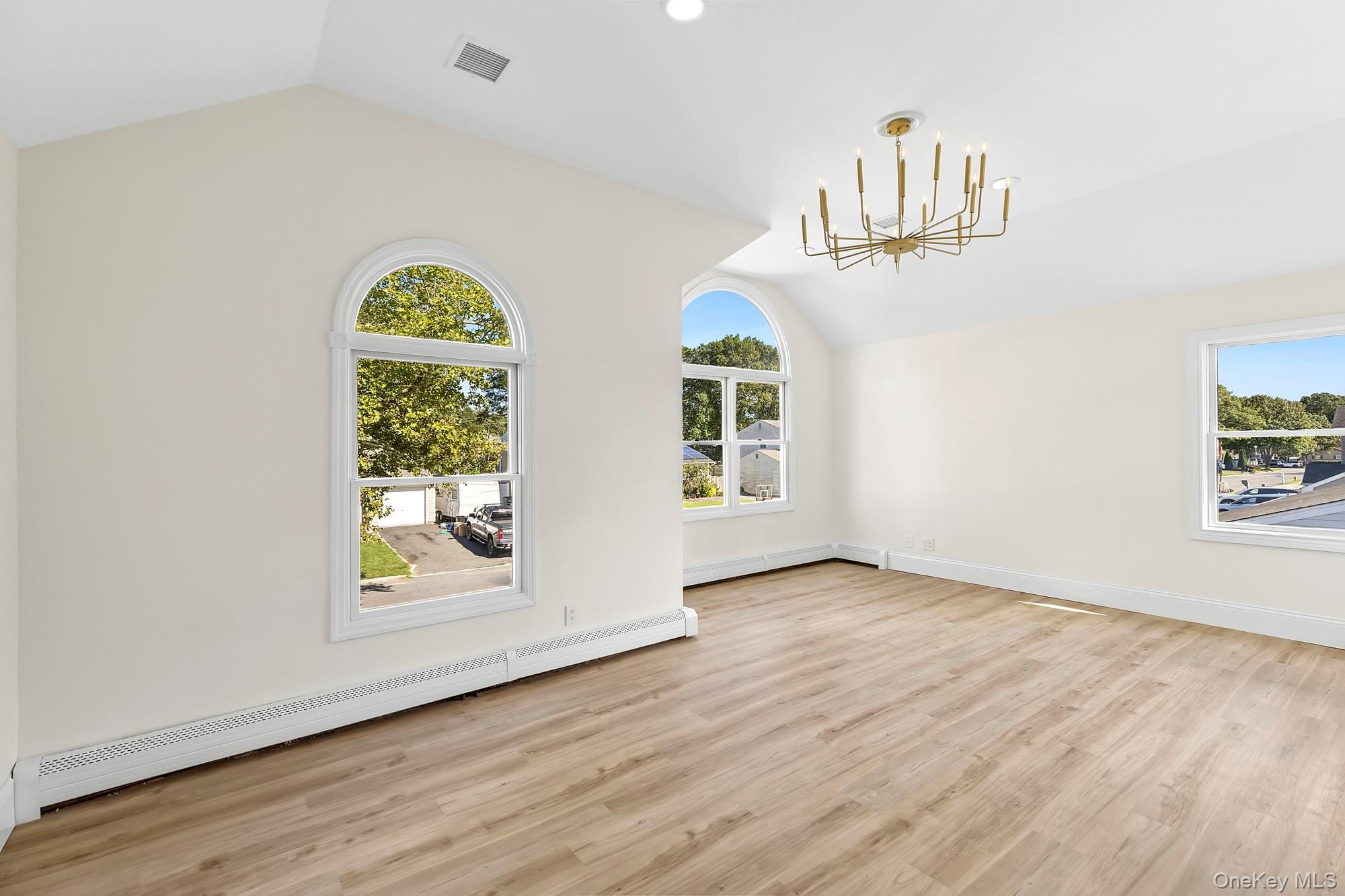 #13 photo, 36 Flintridge Drive, サフォーク郡 Holbrook , NY 11741