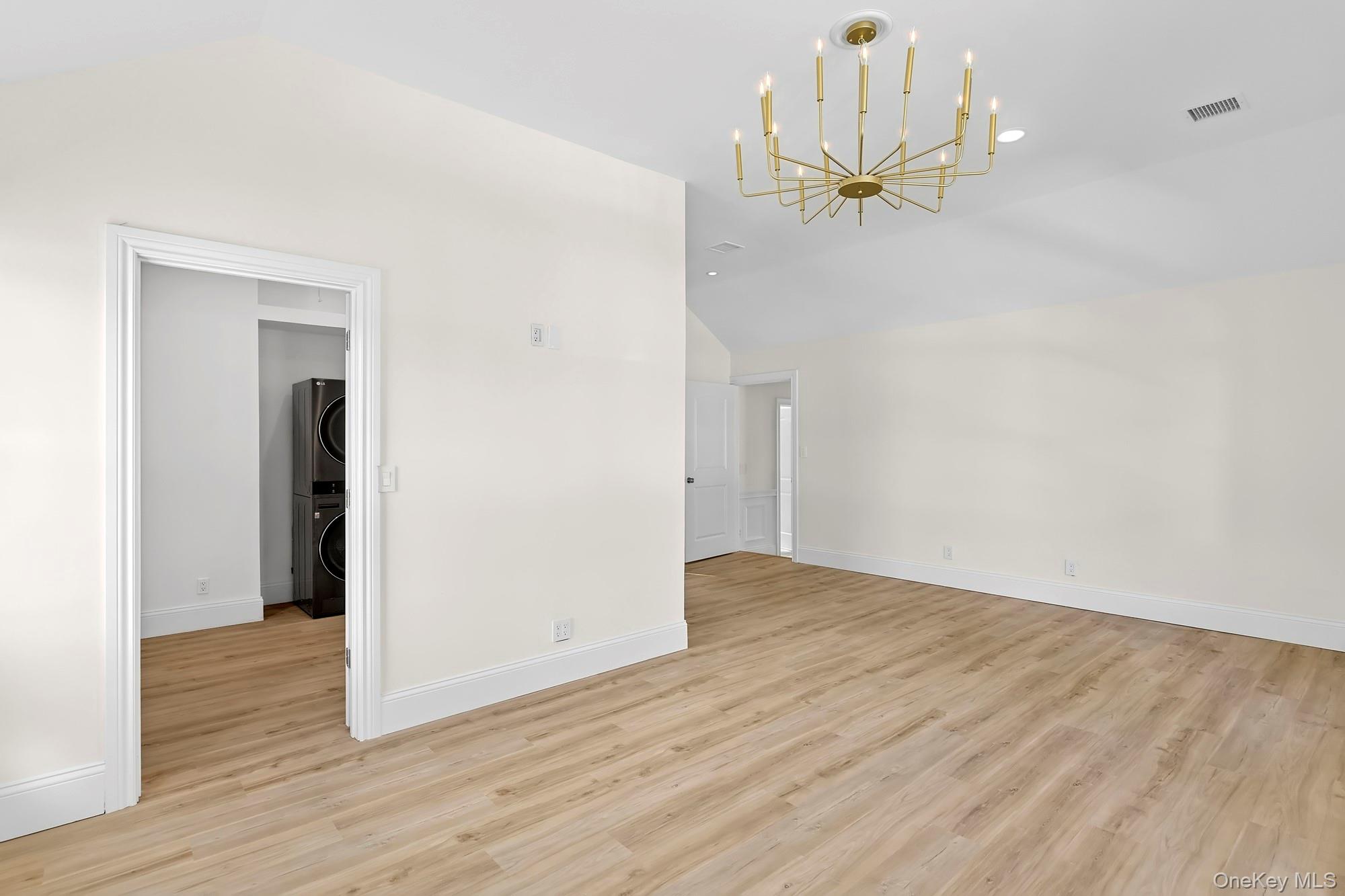 #14 photo, 36 Flintridge Drive, サフォーク郡 Holbrook , NY 11741