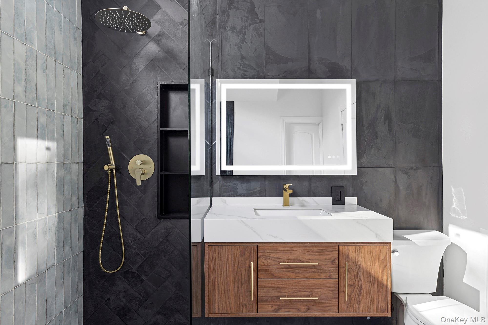 #17 photo, 36 Flintridge Drive, サフォーク郡 Holbrook , NY 11741