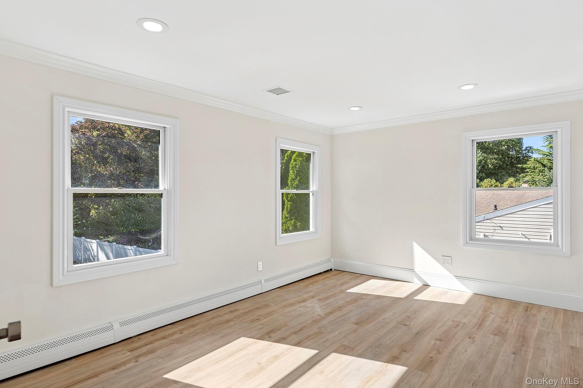 #19 photo, 36 Flintridge Drive, サフォーク郡 Holbrook , NY 11741