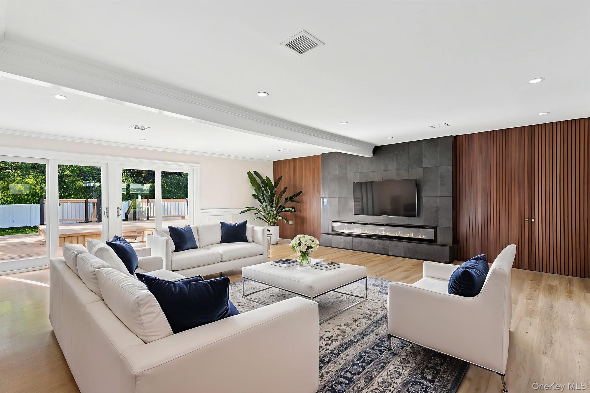 #2 photo, 36 Flintridge Drive, サフォーク郡 Holbrook , NY 11741