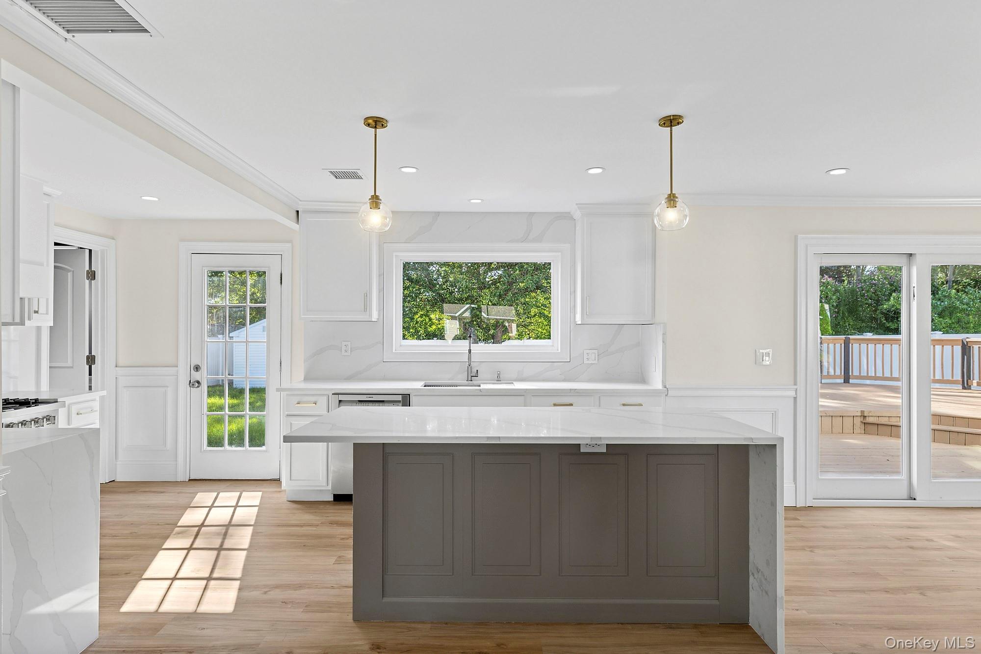 #3 photo, 36 Flintridge Drive, サフォーク郡 Holbrook , NY 11741