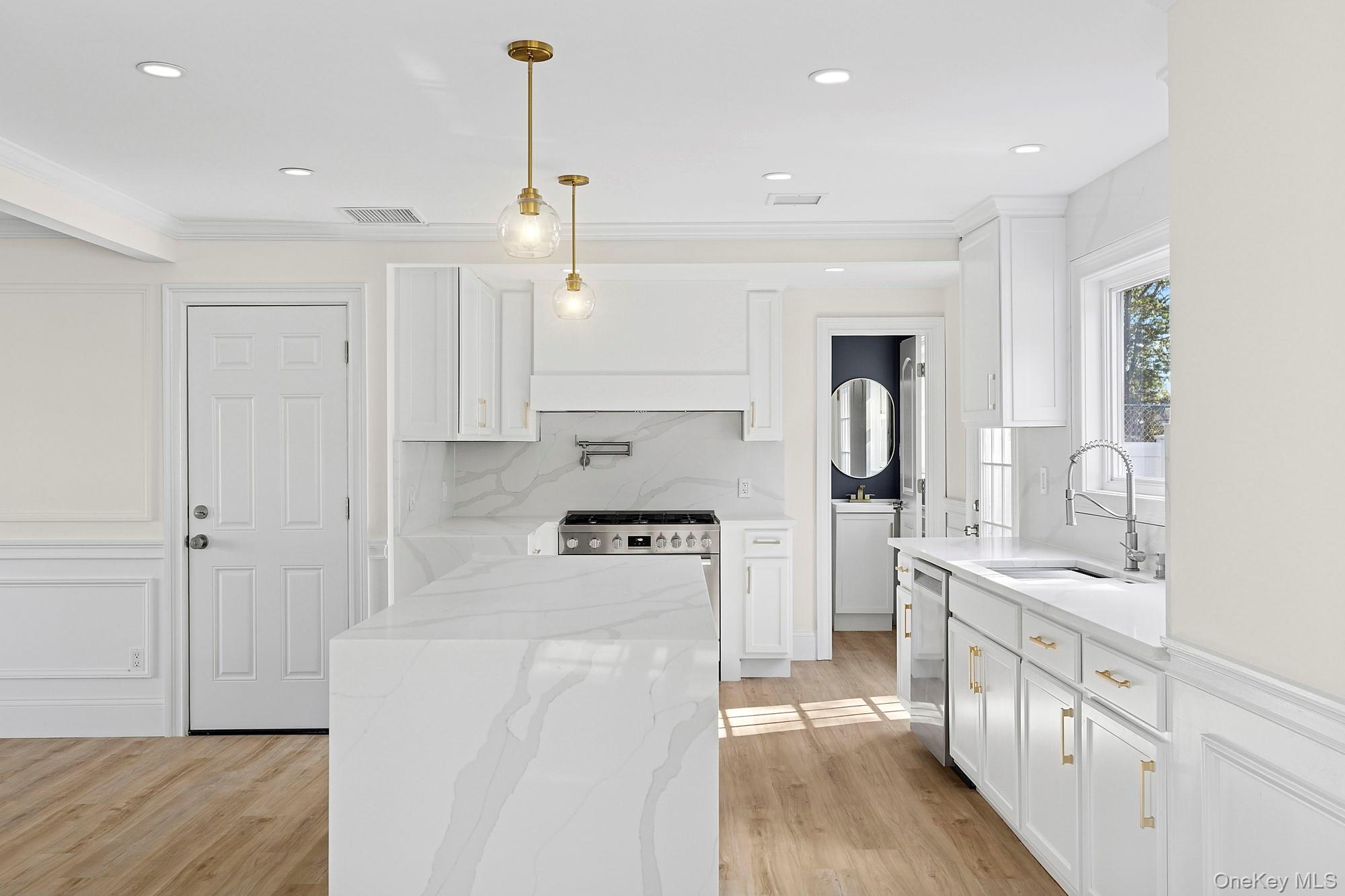 #4 photo, 36 Flintridge Drive, サフォーク郡 Holbrook , NY 11741