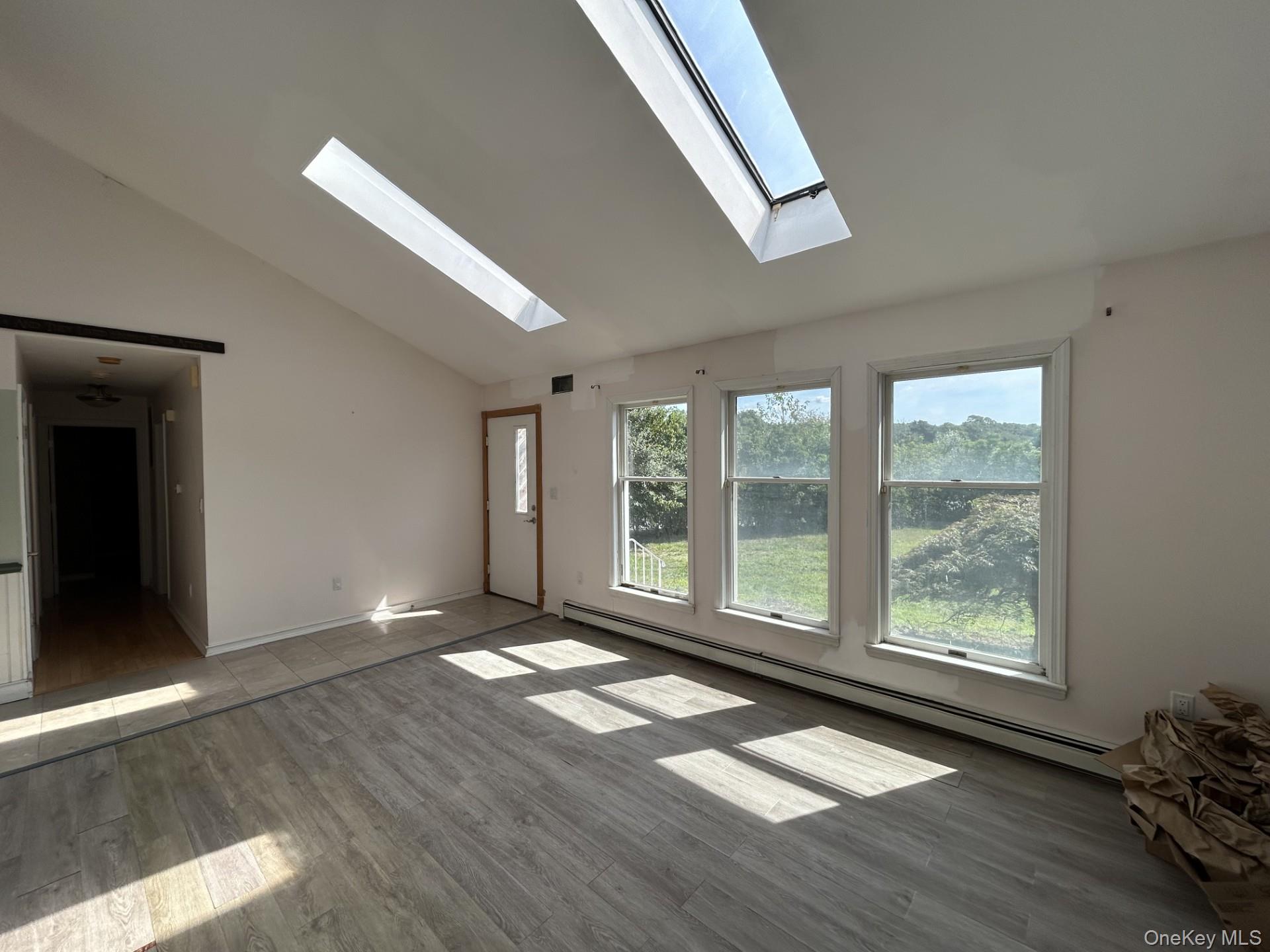 #4 photo, 24 Kimberly Court, サフォーク郡 Baiting Hollow , NY 11933